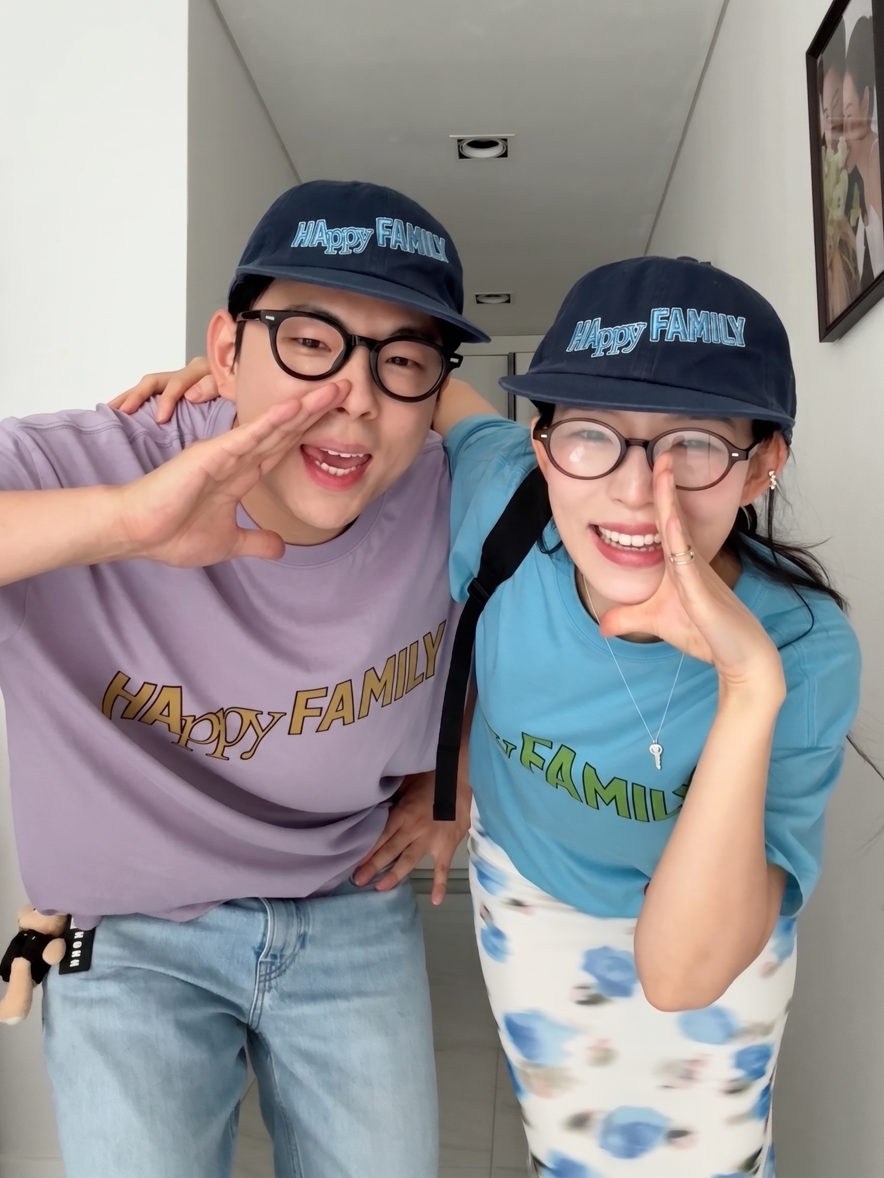 UNIVERSE GARMENT Happy Family Crop T-Shirt Blue, UNIVERSE GARMENT Happy Family Washing Cap Navy 착용 스타일