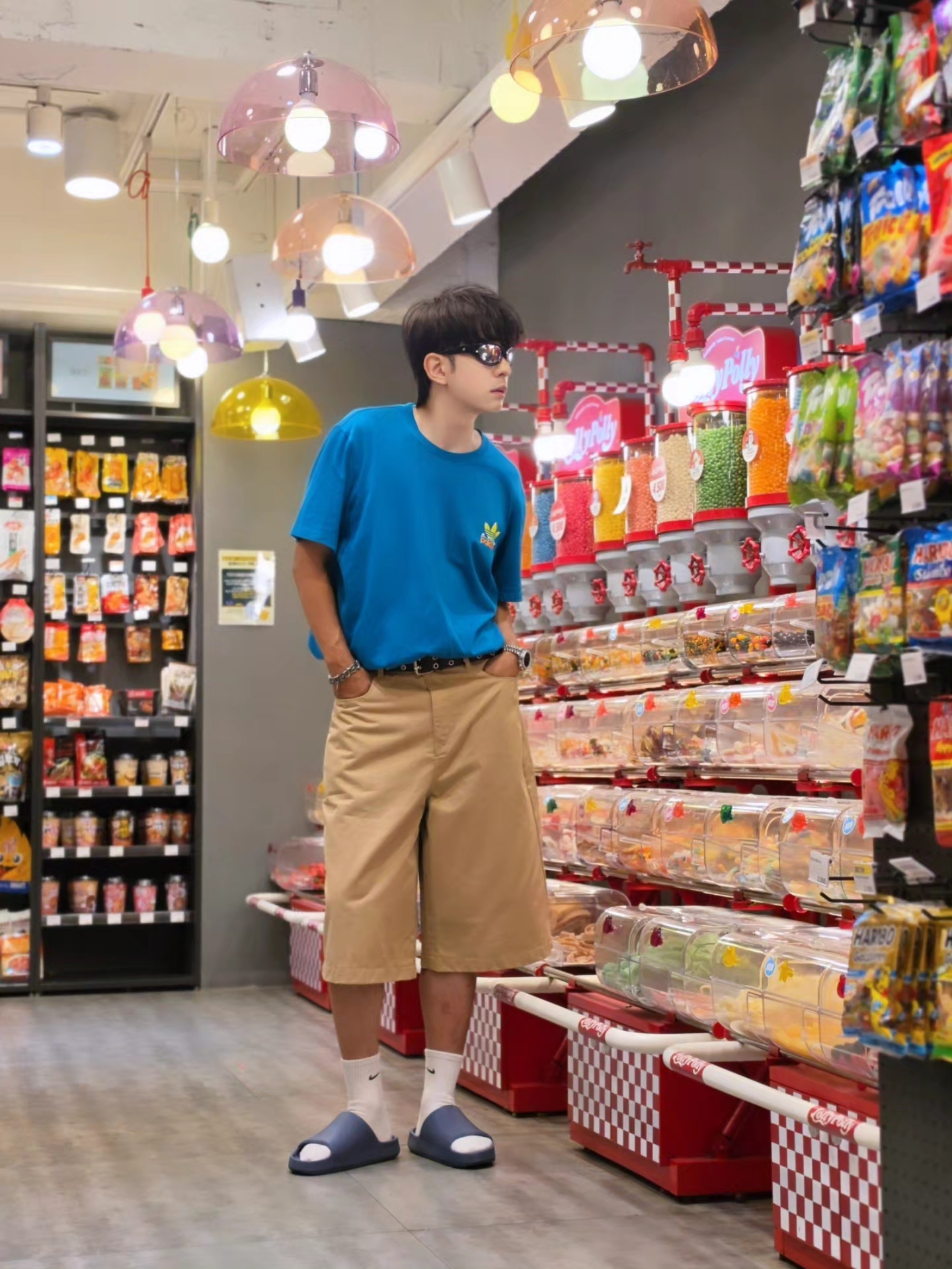 Palace x Adidas Nature T-Shirt Mystery Petrol - 22SS, Nike Calm 2.0 Slides Diffused Blue 착용 스타일 - 3