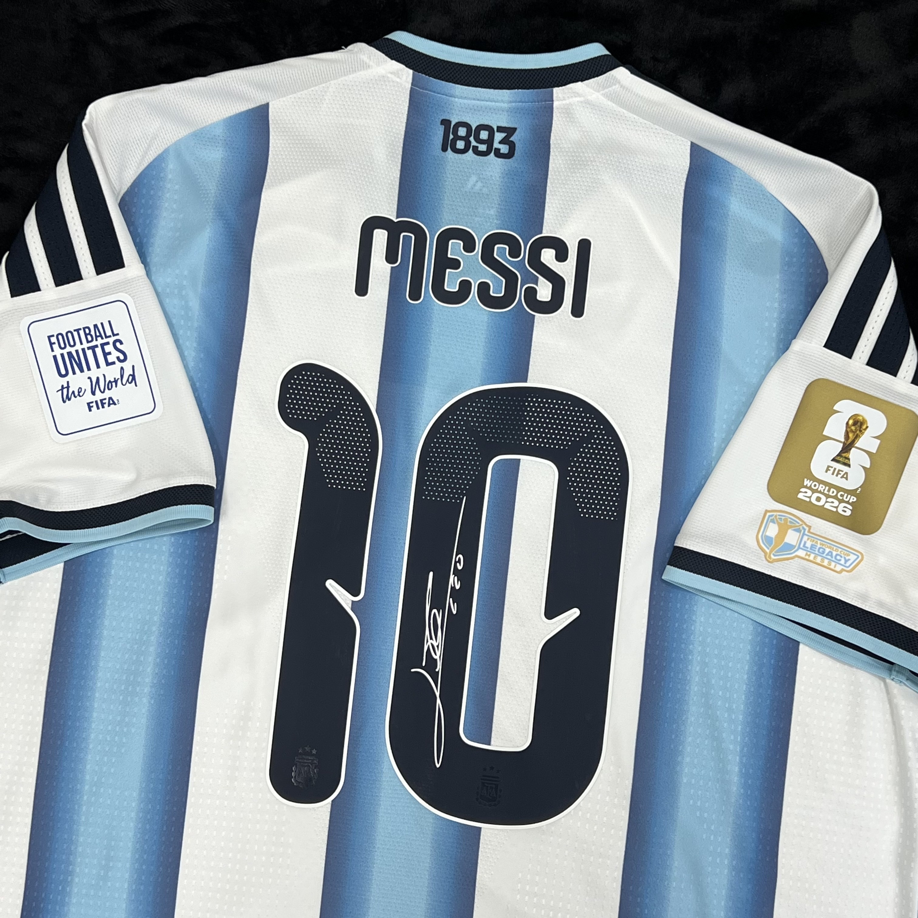 Adidas Argentina 2026 Home Jersey White Icey Blue - KR Sizing (Non Marking Ver.), Adidas Argentina 2026 Away Jersey Black Lucid Blue - KR Sizing (Non Marking Ver.) 착용 스타일 - 3