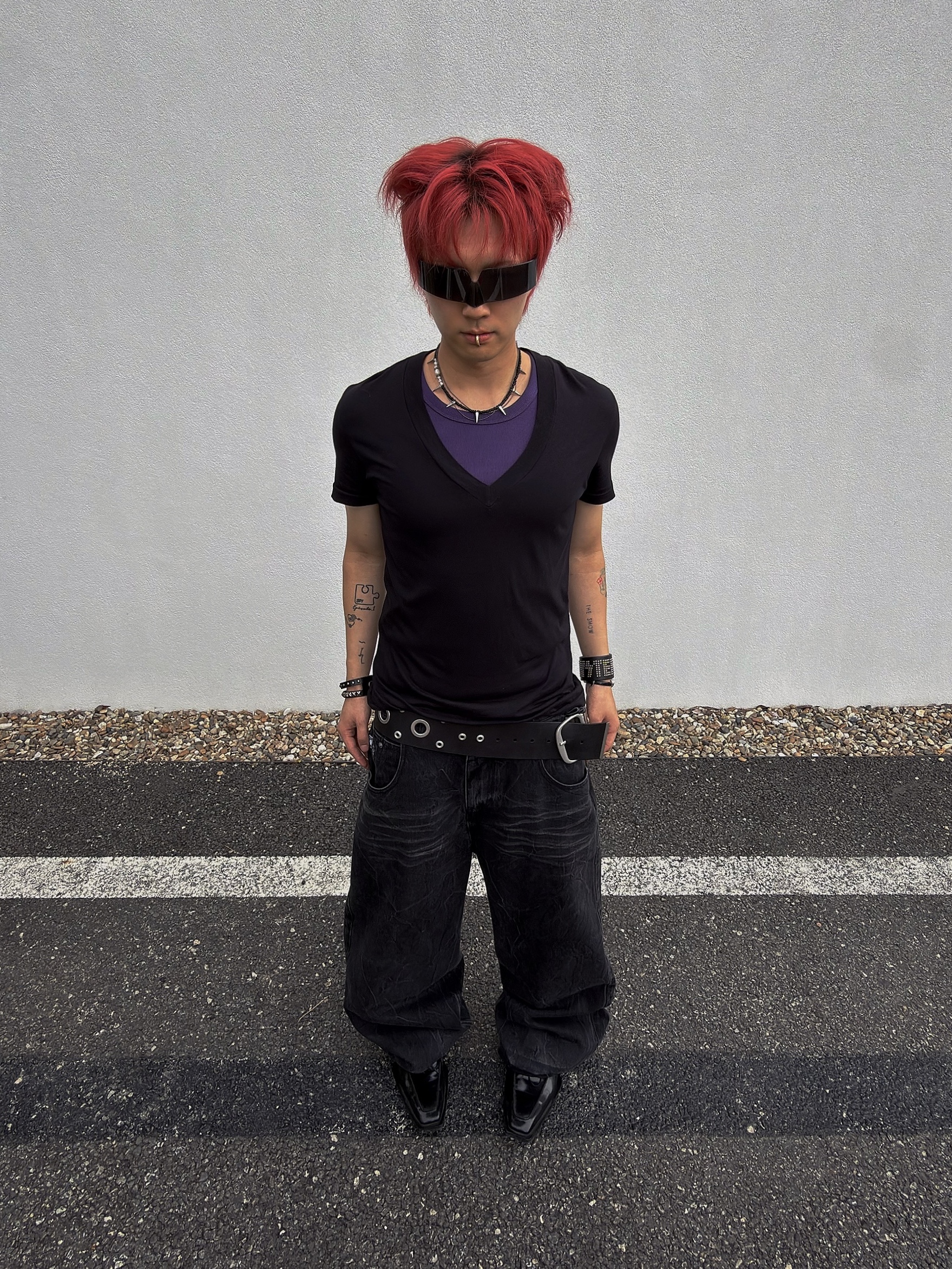 Vacant Archive Rei Stud Wide Belt Black, Vacant Archive Rei Stud Wide Belt Charcoal 착용 스타일 - 1
