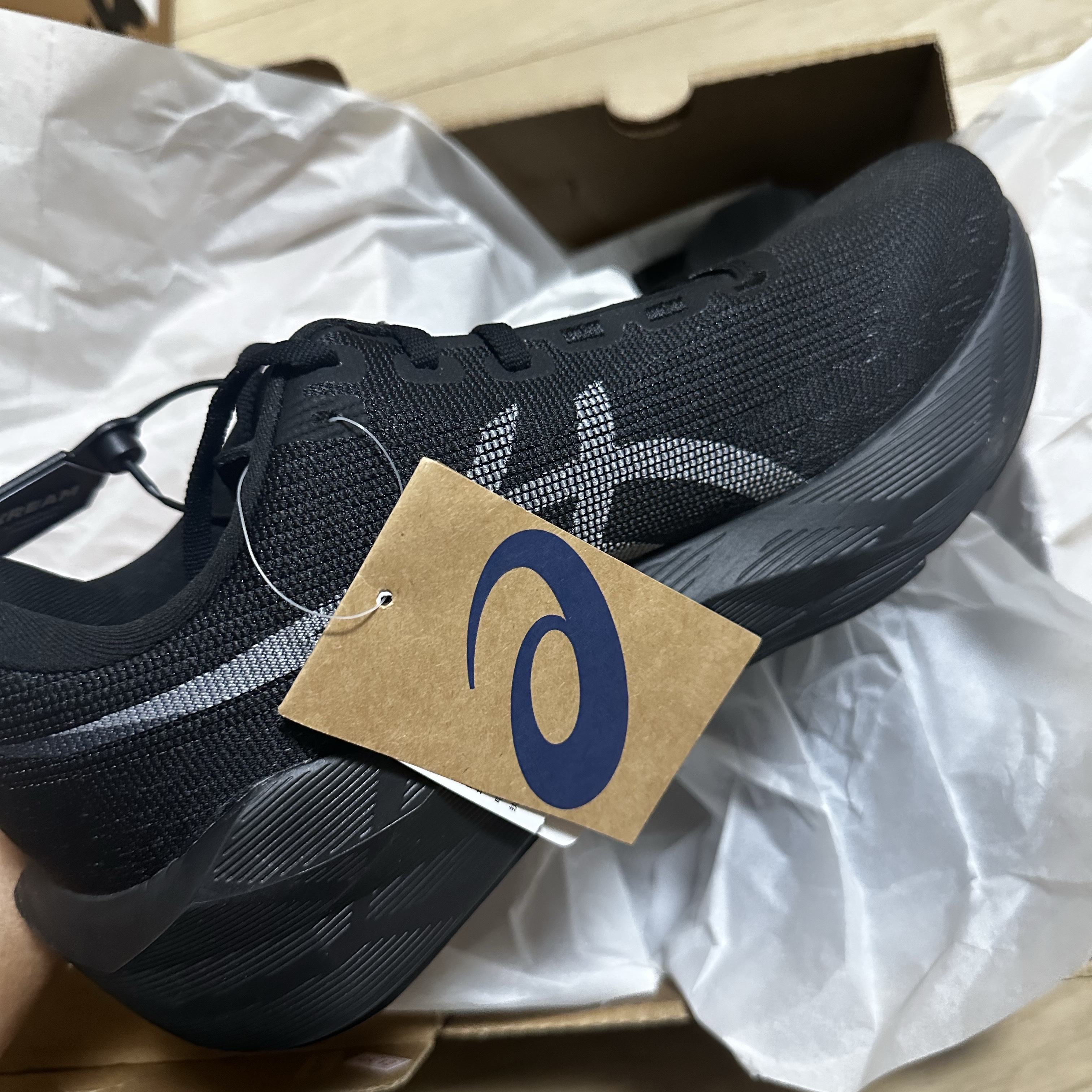 Asics Novablast 6 Black 착용 스타일