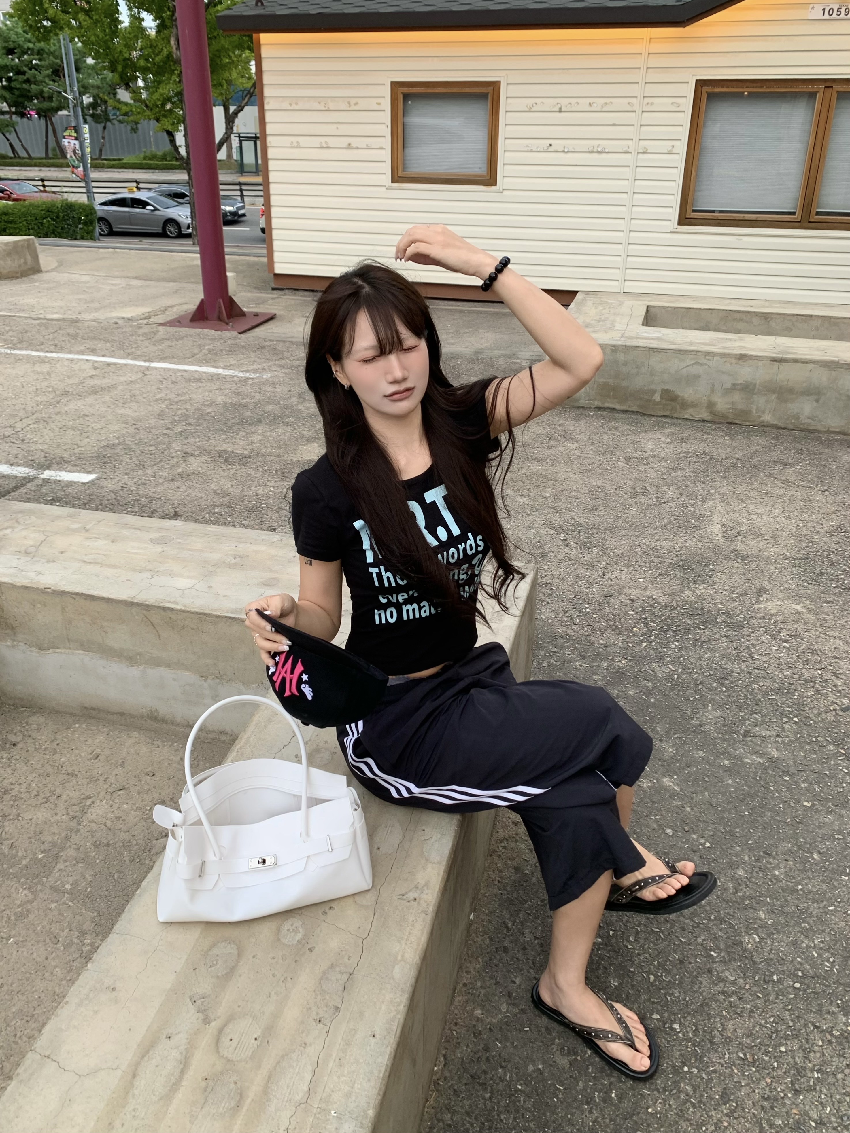 venhit MRT Vivid U-Neck Slim Fit Short Sleeve T-Shirt Black, venhit ECA Puppy Star Cap 착용 스타일 - 9