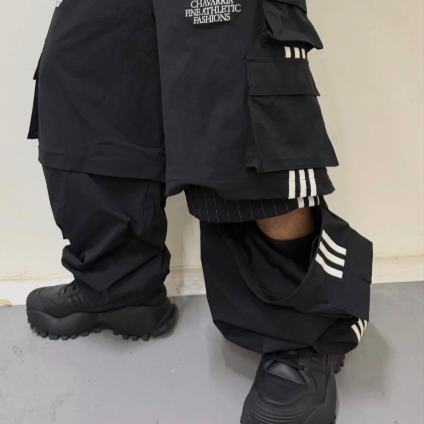 Adidas x Willy Chavarria Chavarria Forum Sneakers Core Black Carbon, Adidas x Willy Chavarria Cargo Zipper Pants Black - KR Sizing 착용 스타일