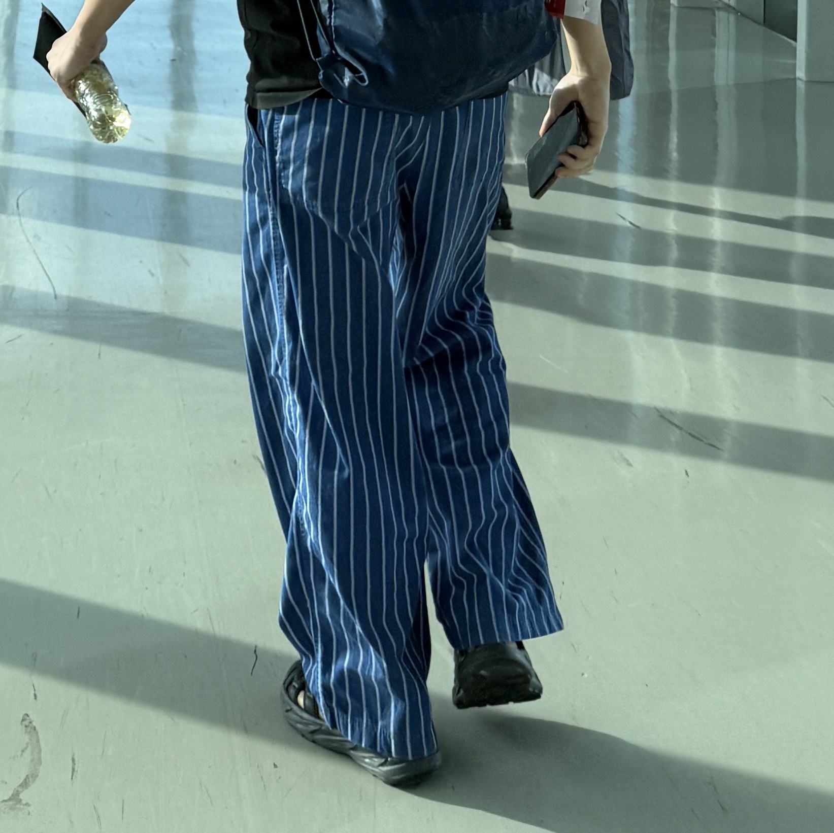 Hoka Hopara Black Castle Rock 착용 스타일