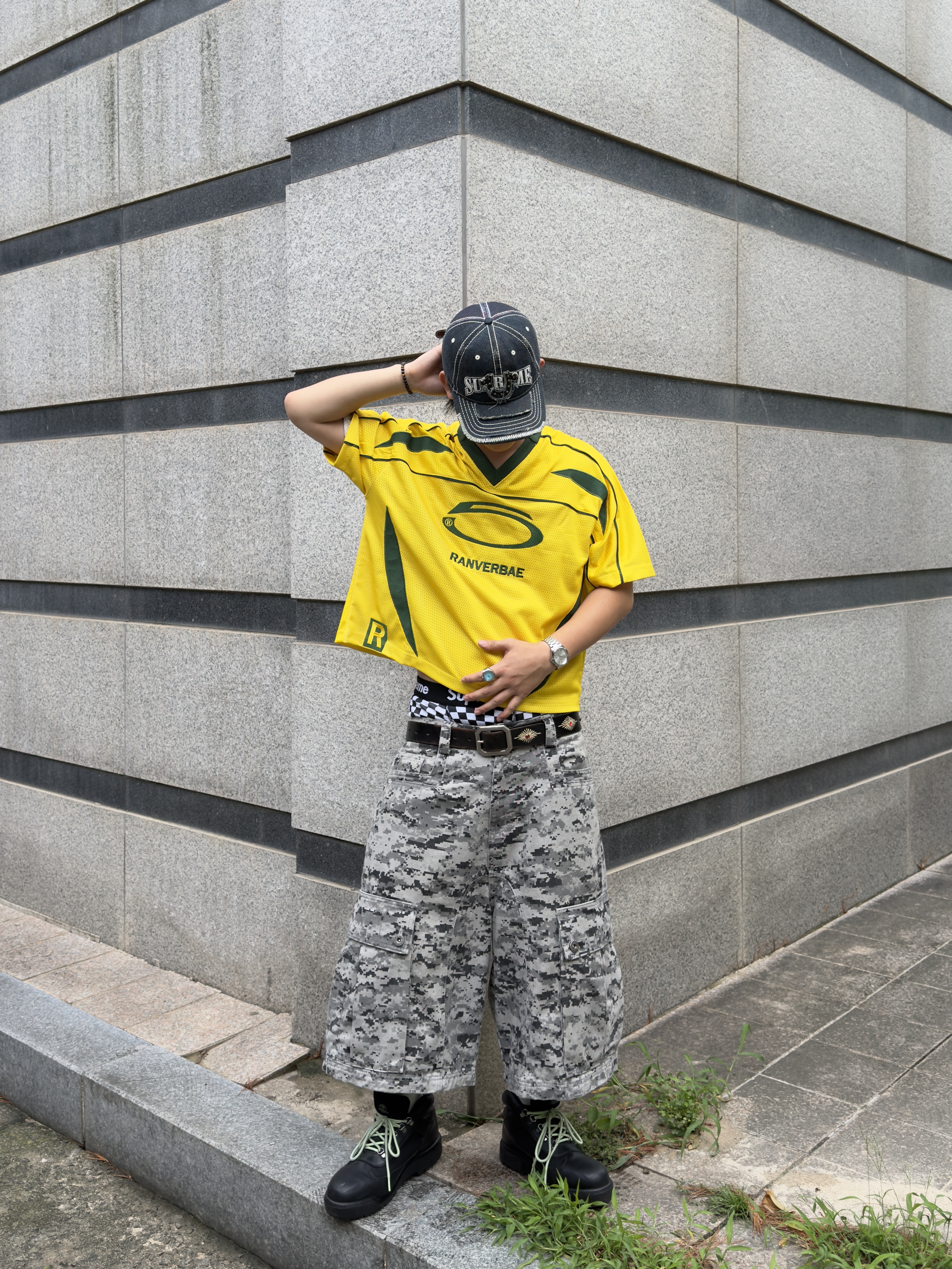 Supreme x True Religion Mesh Back 6-Panel Dirty Indigo - 25FW, Timberland x Undefeated Field Gore-Tex Boots Black 착용 스타일 - 3