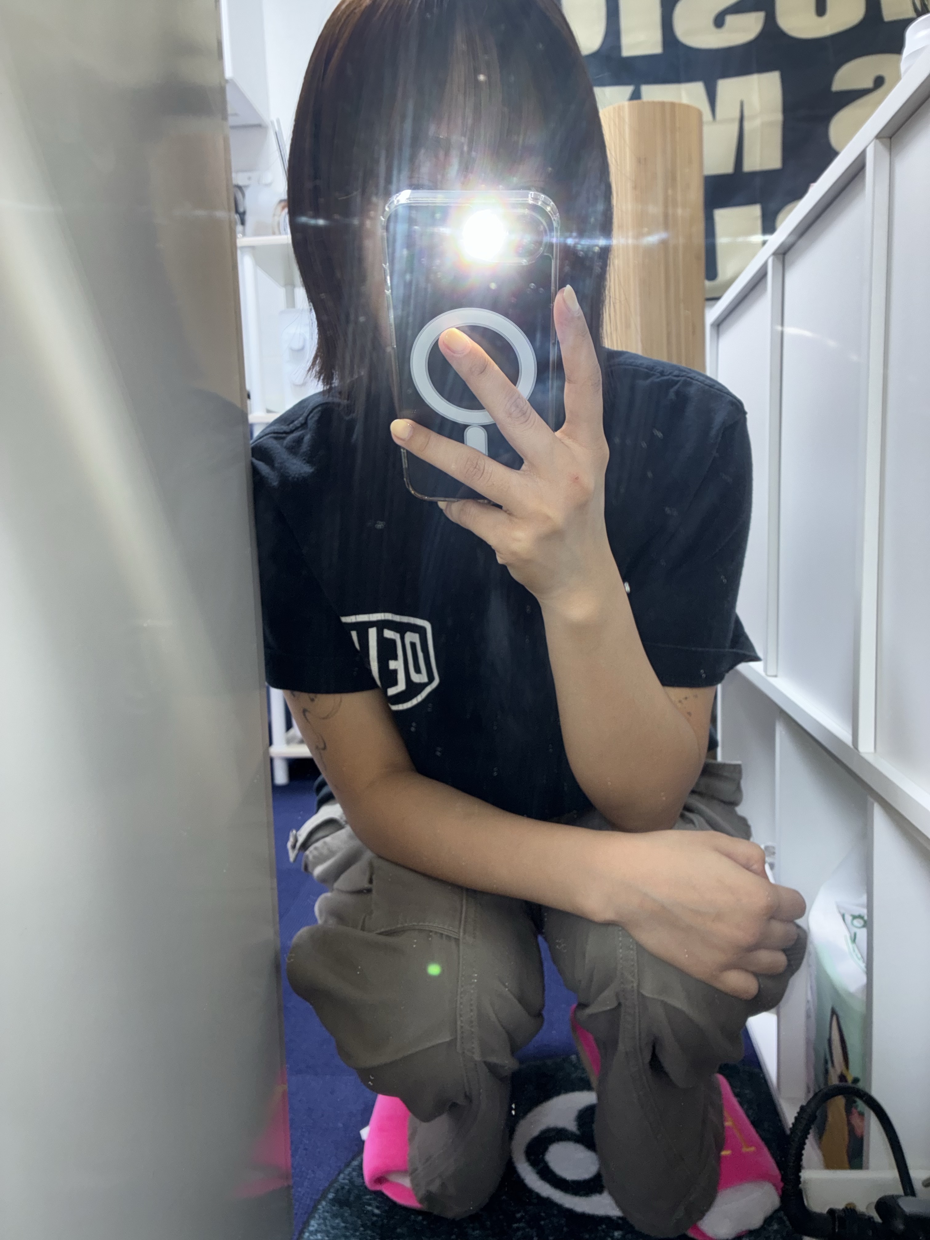 (W) Deus Ex Machina Seoul College Address T-Shirt Black 착용 스타일 - 1