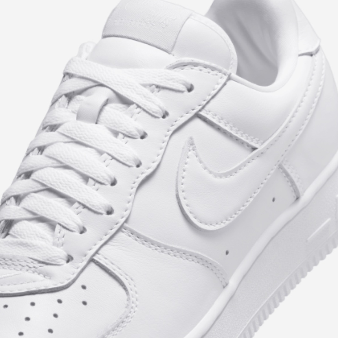 Nike Air Force 1 Low '01 White White 착용 스타일 - 7