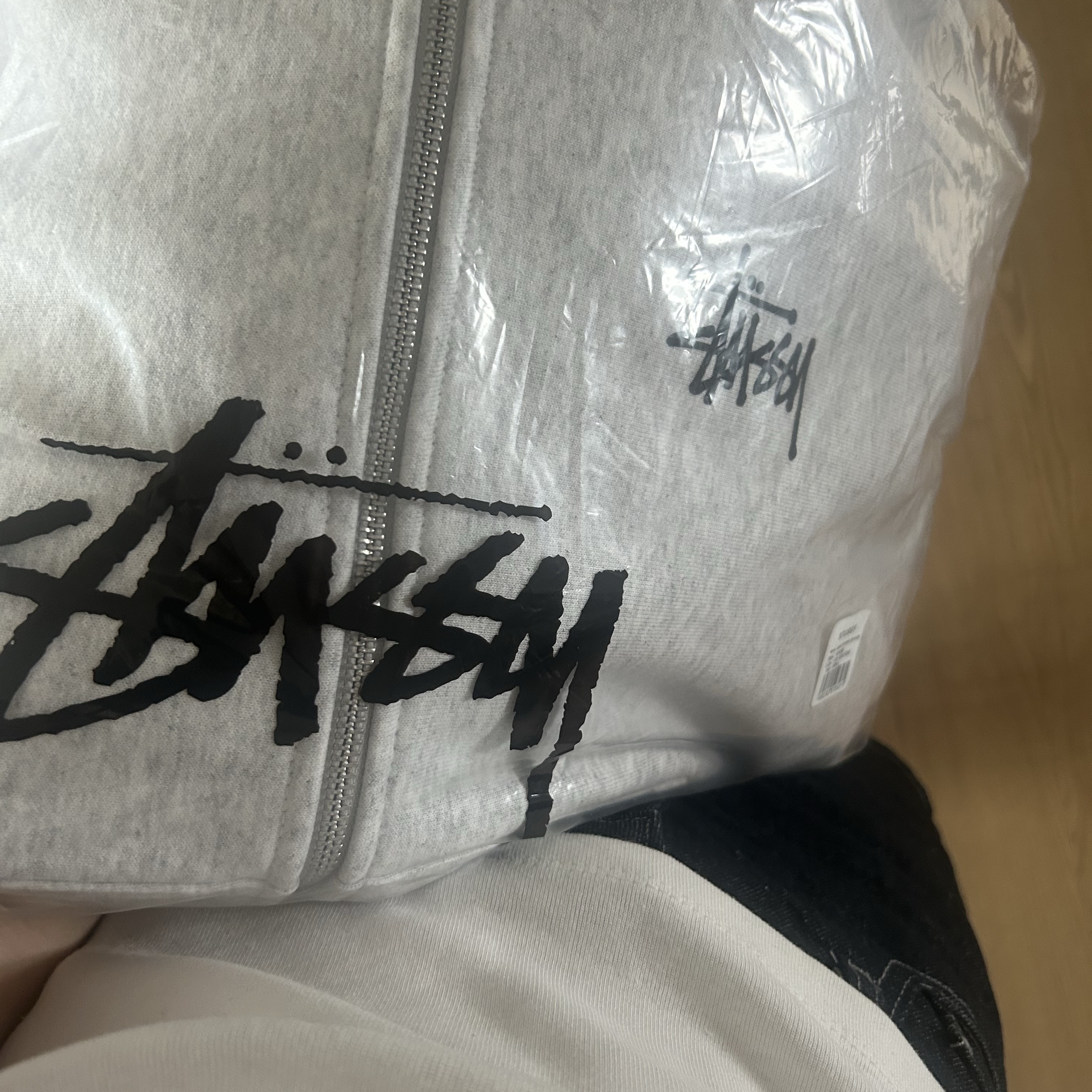 Stussy Basic Stussy Zip Hoodie Ash Heather 착용 스타일 - 2