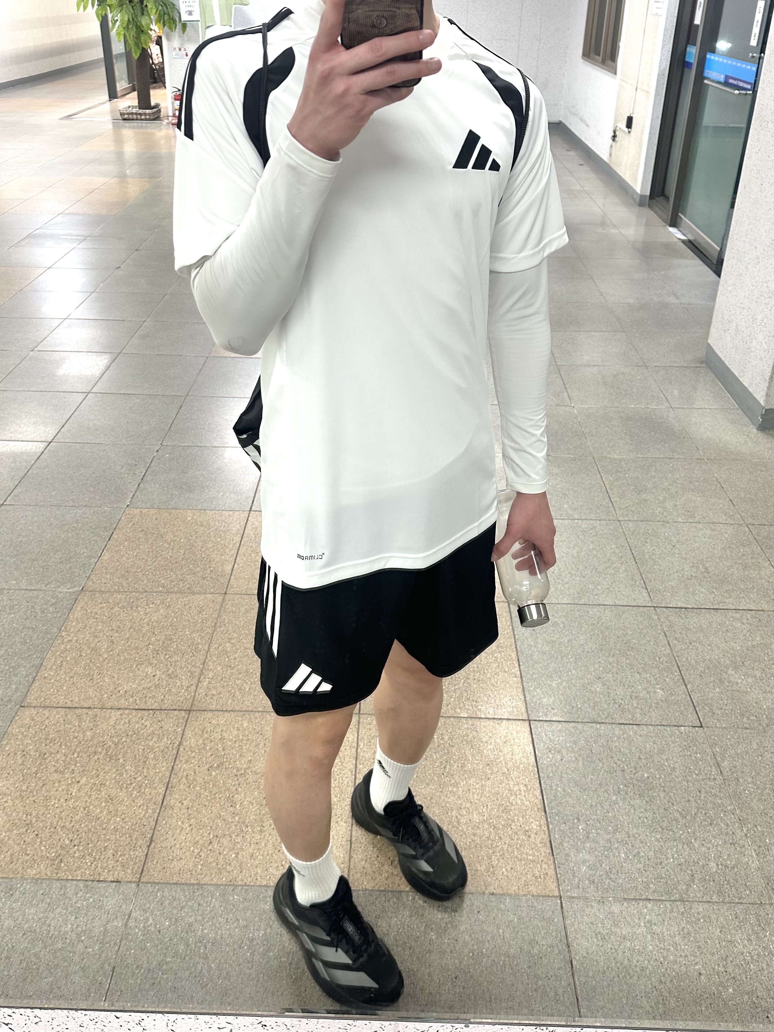 Adidas Tiro 26 League Jersey White Black - KR Sizing, Adidas Tiro 26 League Shorts Black White - KR Sizing 착용 스타일