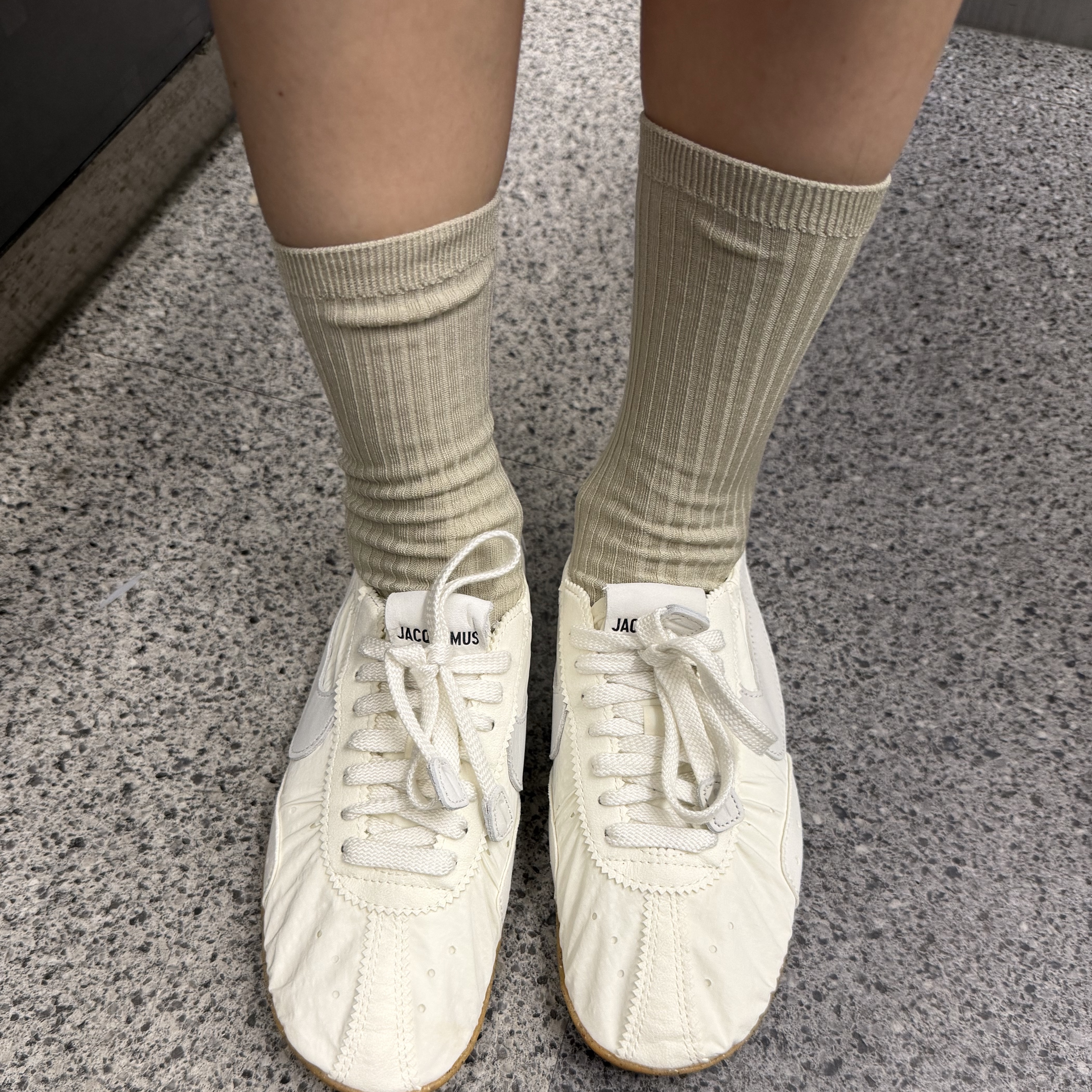 Nike x Jacquemus Moon Shoe SP Soft Pearl Sail 착용 스타일