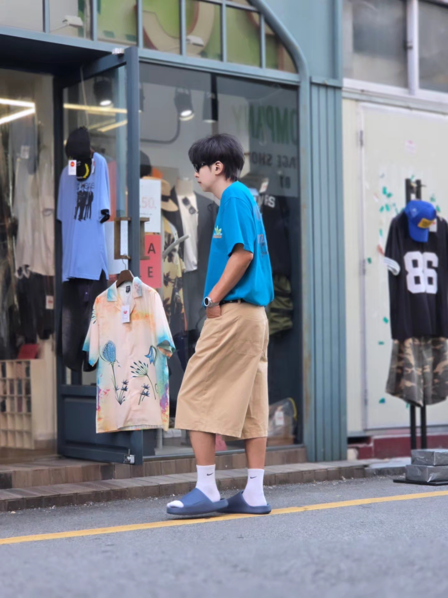 Palace x Adidas Nature T-Shirt Mystery Petrol - 22SS, Nike Calm 2.0 Slides Diffused Blue 착용 스타일 - 1