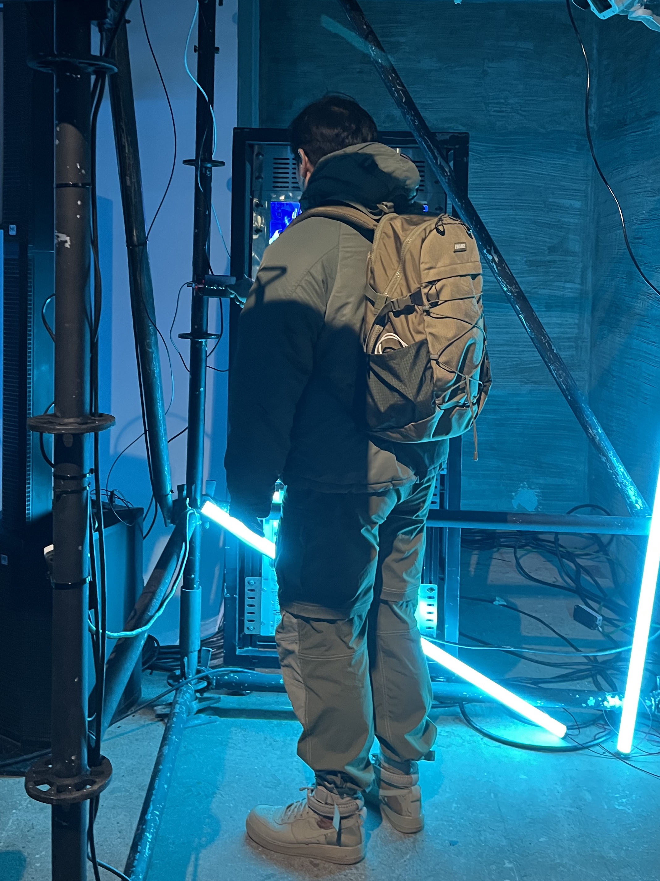 Palace Ballistic Backpack Gold - 20FW, Nike SF Air Force 1 Desert Camo 착용 스타일