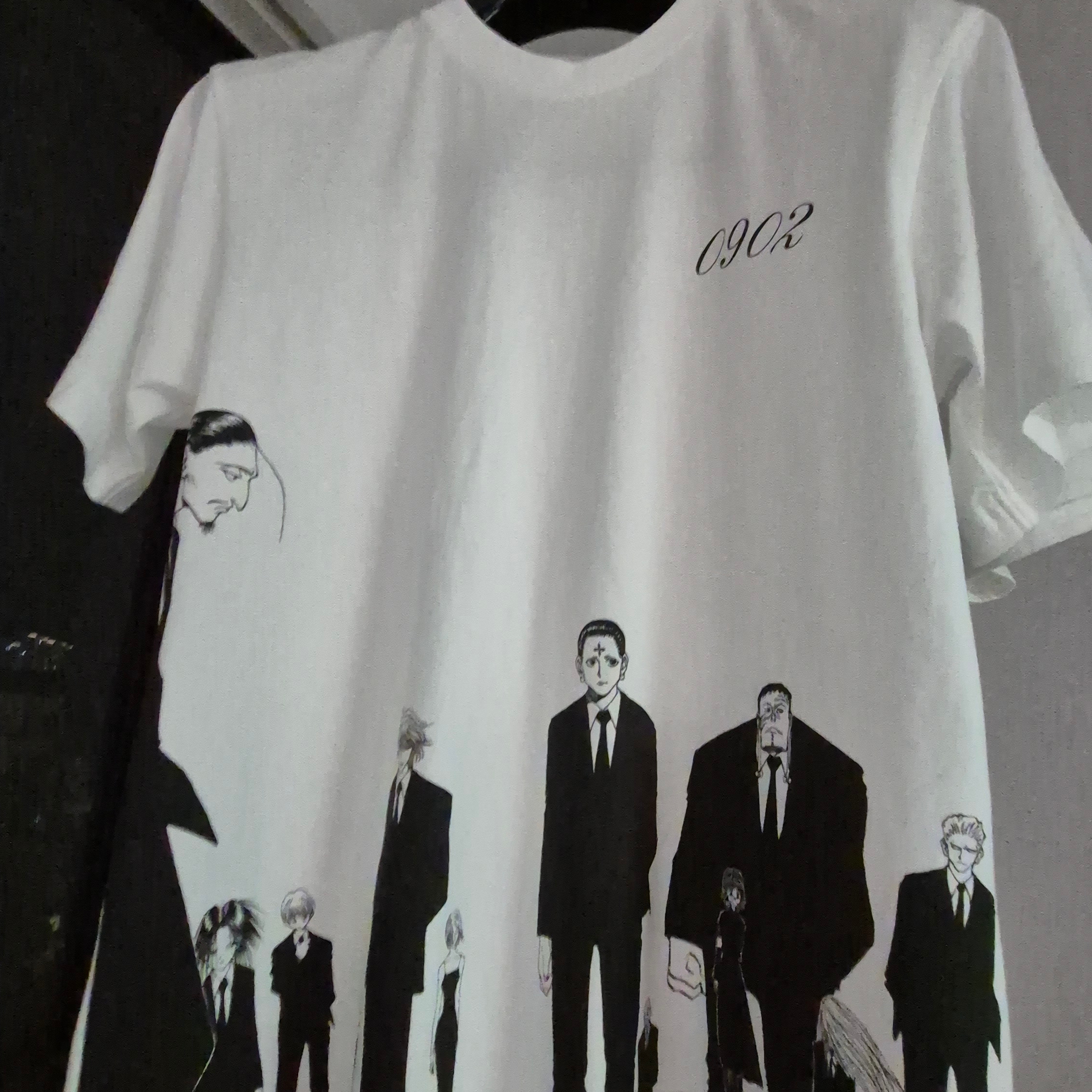 Uniqlo UT Shueisha 100th Anniversary Hunter x Hunter T-Shirt White 착용 스타일