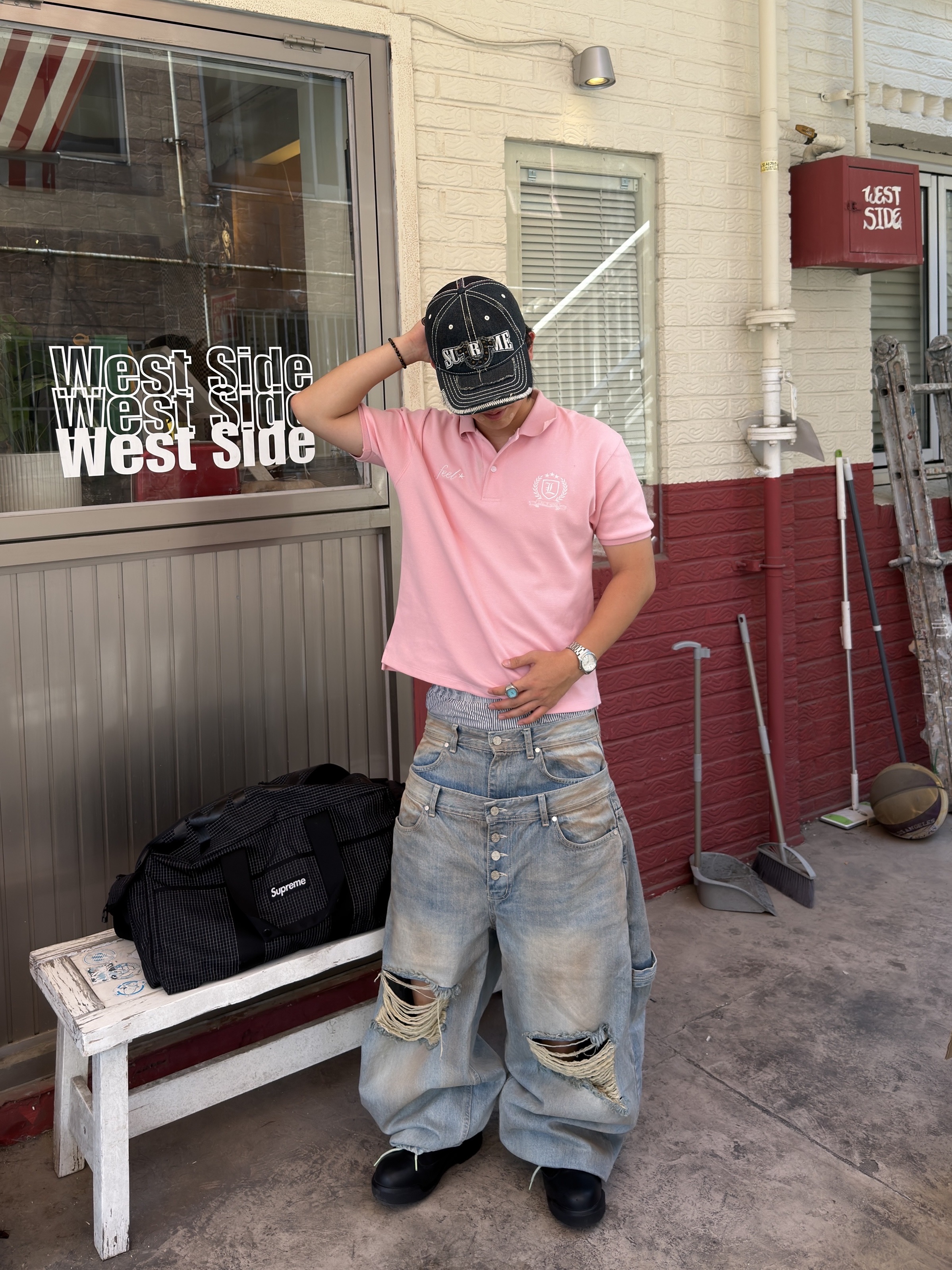 I FEEL LUCKY Double Waist Carpenter Pants Light Blue, I FEEL LUCKY Lucky Koin Polo Shirt Pink 착용 스타일 - 2
