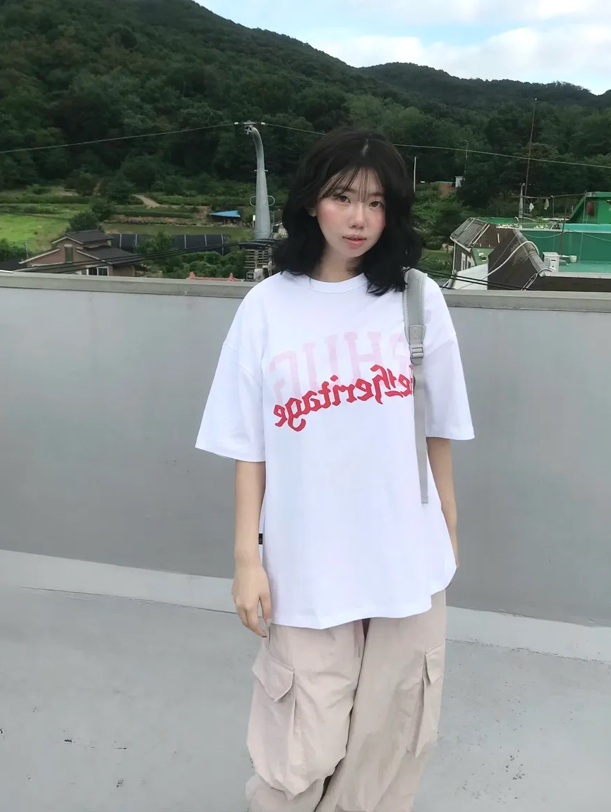 UNIVERSE GARMENT Two Side Print T-Shirt Red 착용 스타일