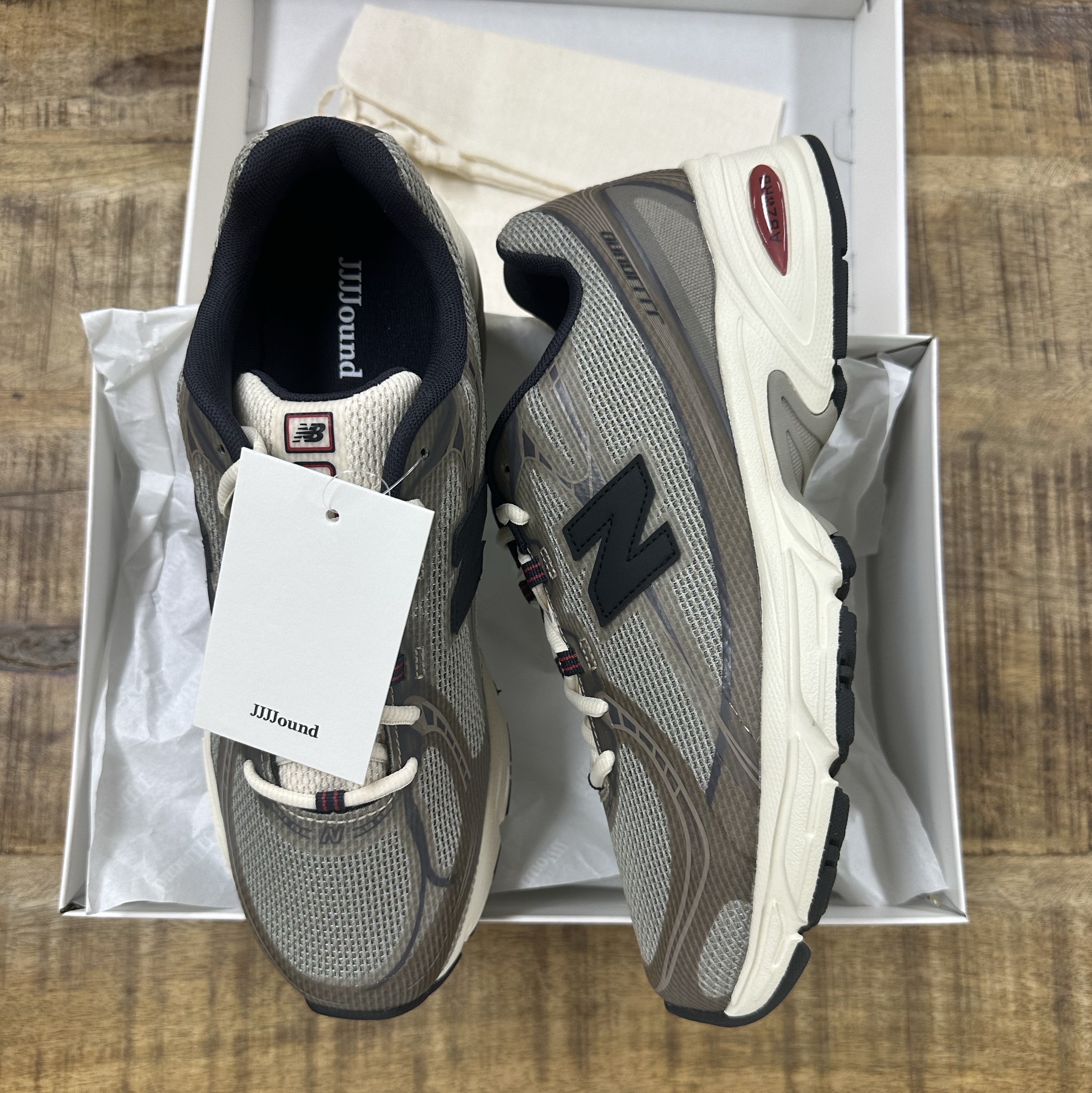 New Balance x JJJJound 740 Paper White Stoneware 착용 스타일