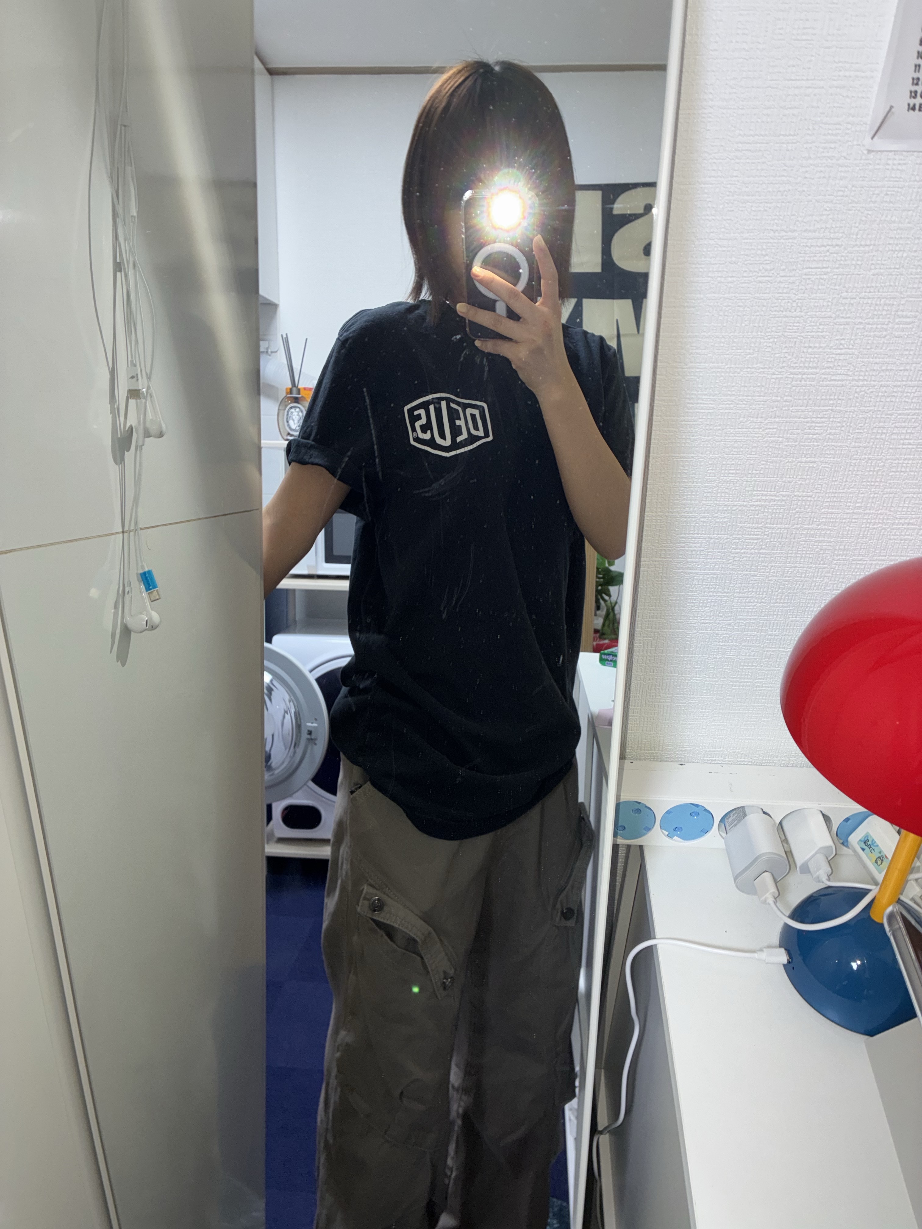 (W) Deus Ex Machina Seoul College Address T-Shirt Black 착용 스타일 - 2