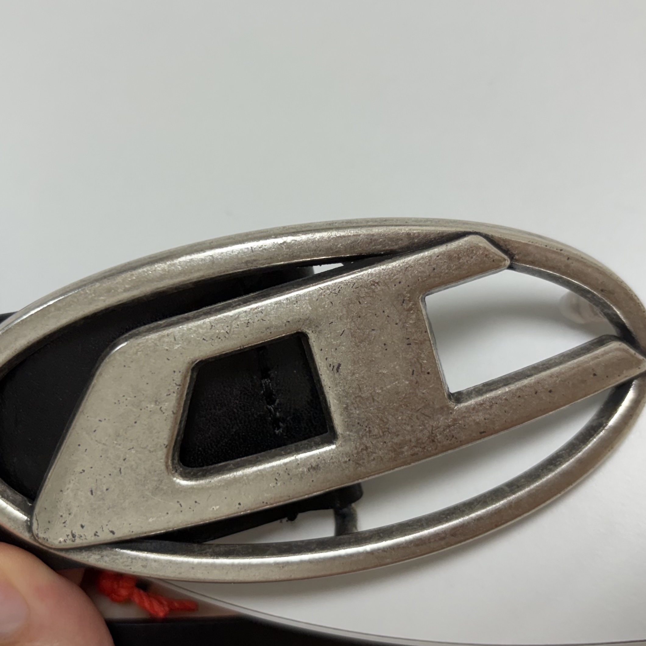 Diesel B-1DR Leather Belt with D Buckle Black 착용 스타일 - 1