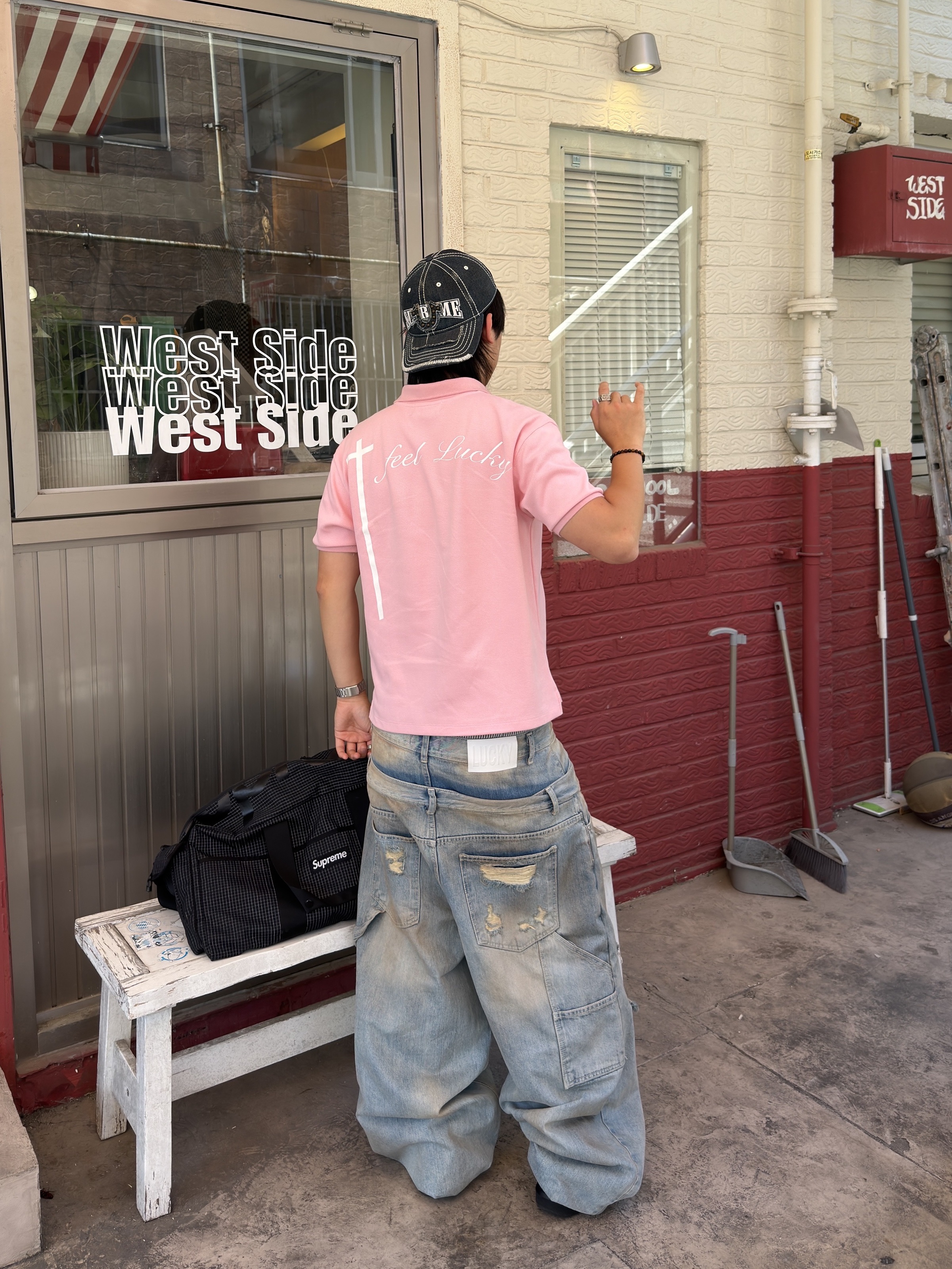 I FEEL LUCKY Double Waist Carpenter Pants Light Blue, I FEEL LUCKY Lucky Koin Polo Shirt Pink 착용 스타일 - 3