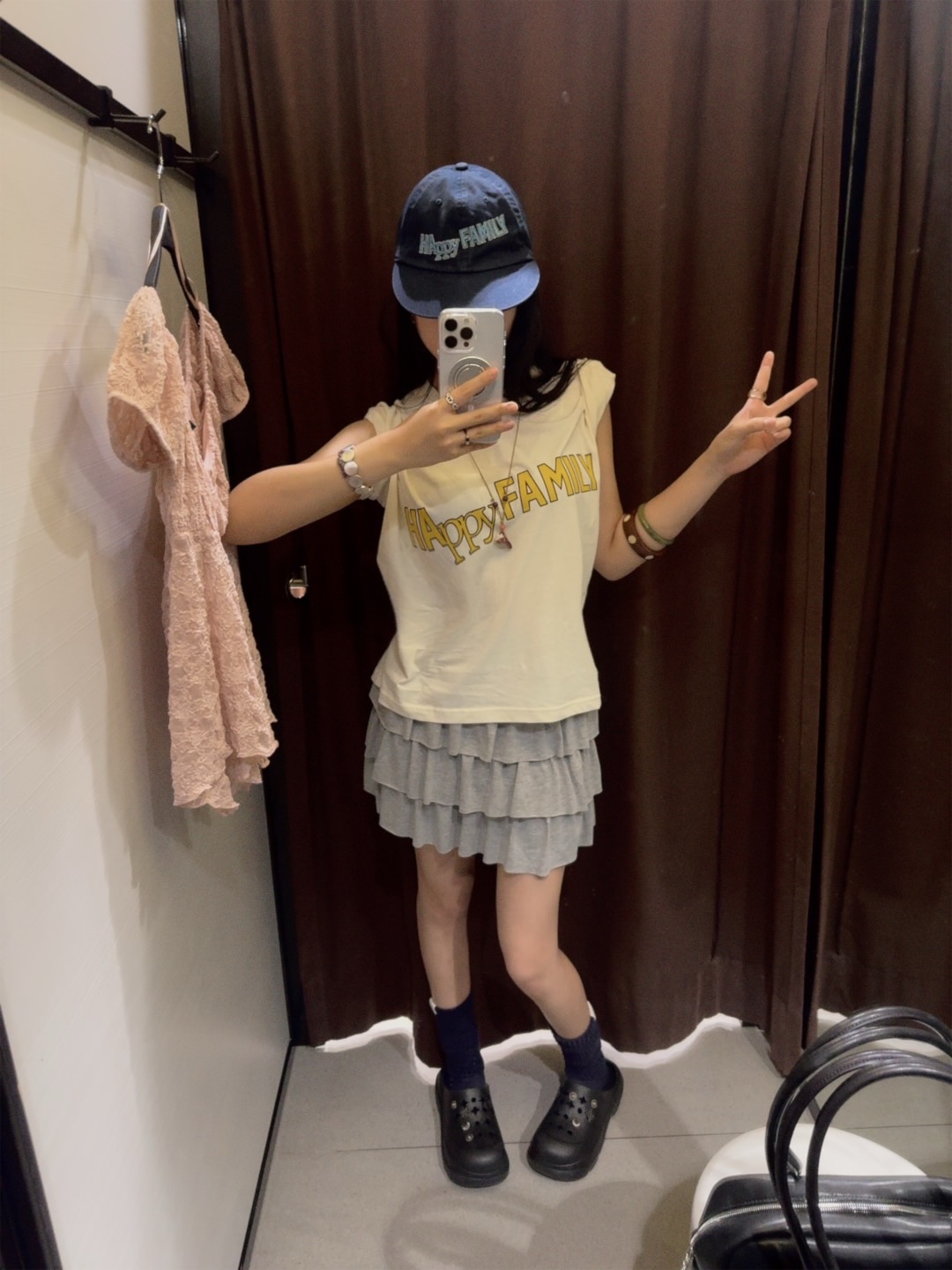 UNIVERSE GARMENT Happy Family Crop T-Shirt Ivory, UNIVERSE GARMENT Happy Family Washing Cap Navy 착용 스타일