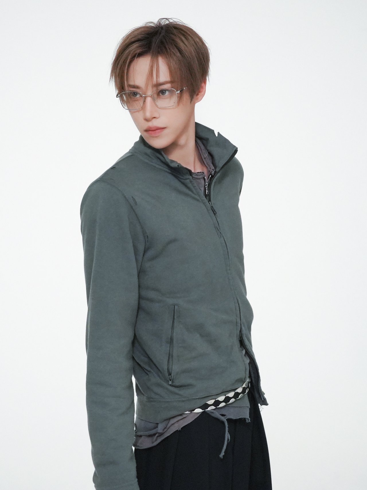 Undermycar Grunge Dual Core Zip-Up Smoke Khaki 착용 스타일 - 1