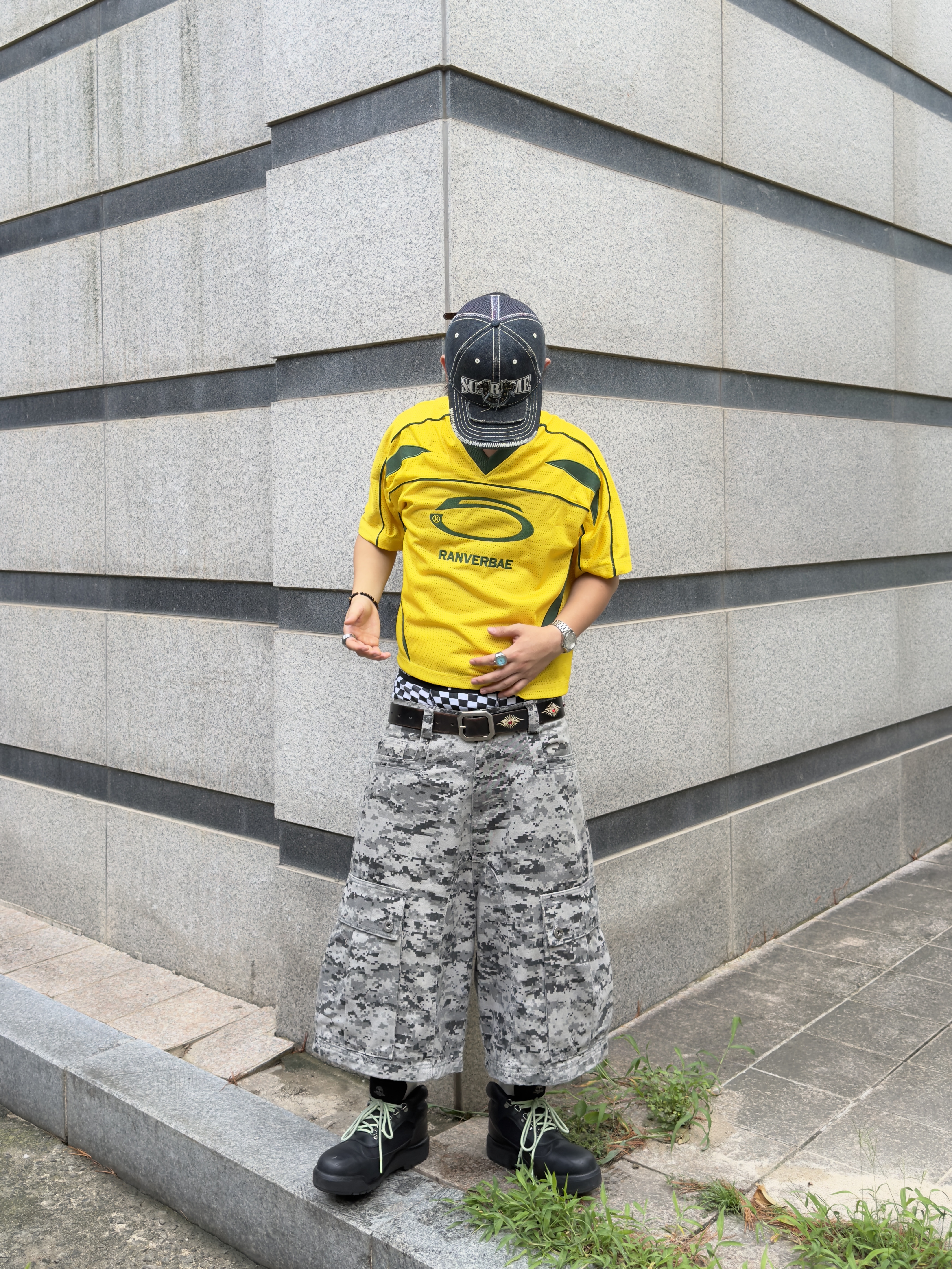 Supreme x True Religion Mesh Back 6-Panel Dirty Indigo - 25FW, Timberland x Undefeated Field Gore-Tex Boots Black 착용 스타일 - 2