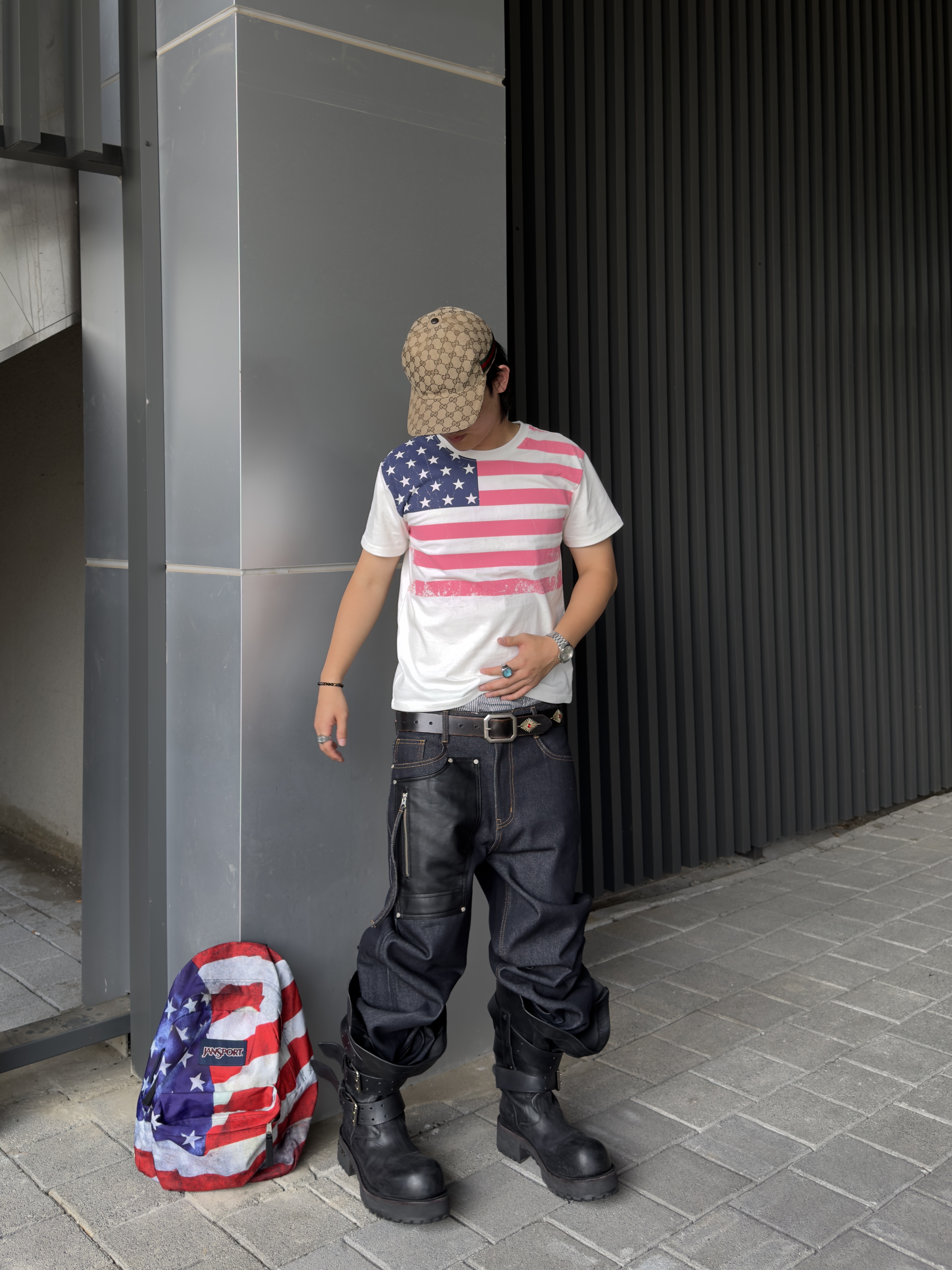 I FEEL LUCKY Lucky Koin Leather Patch Straight Jean, Balenciaga Venom High Boot Black 착용 스타일 - 3