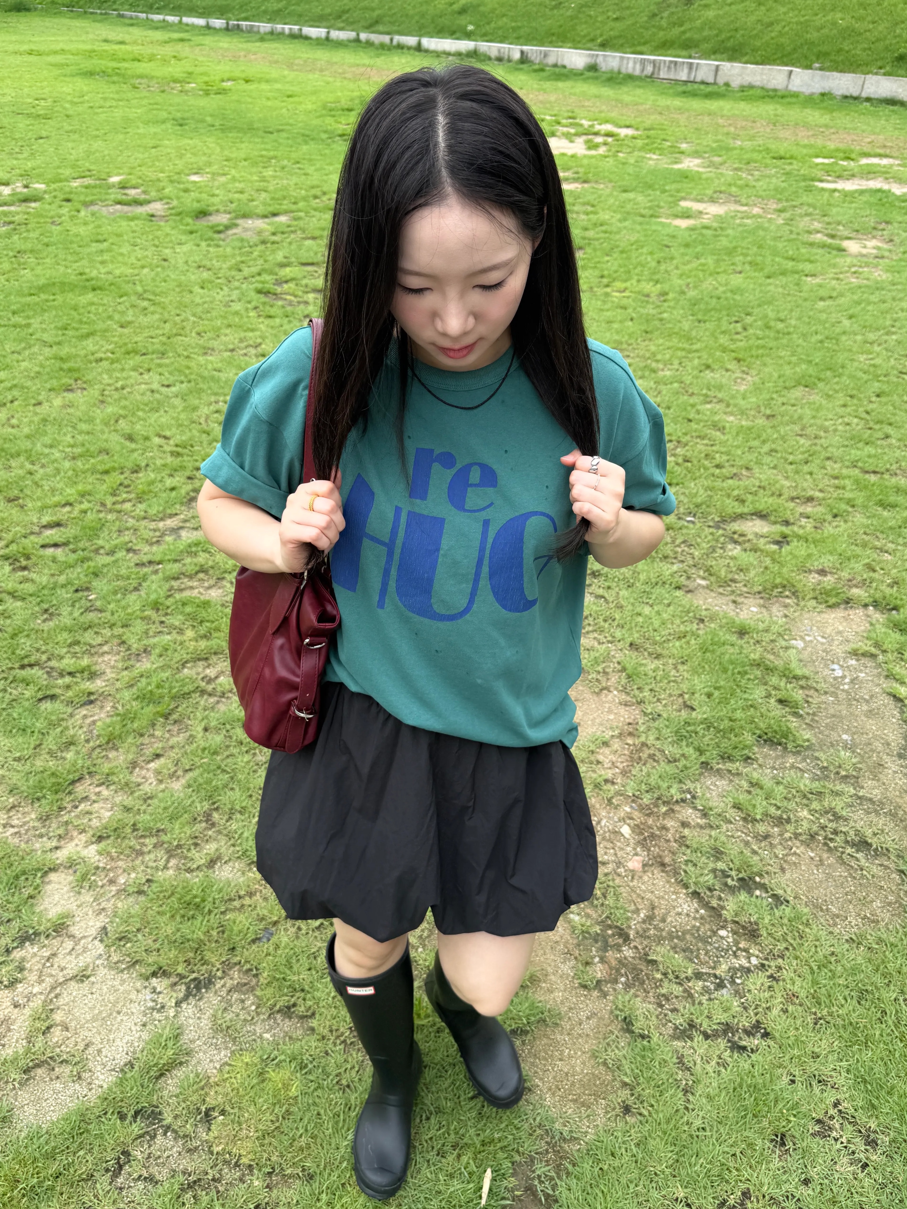 UNIVERSE GARMENT RE HUG Crack T-Shirt Green 착용 스타일 - 1