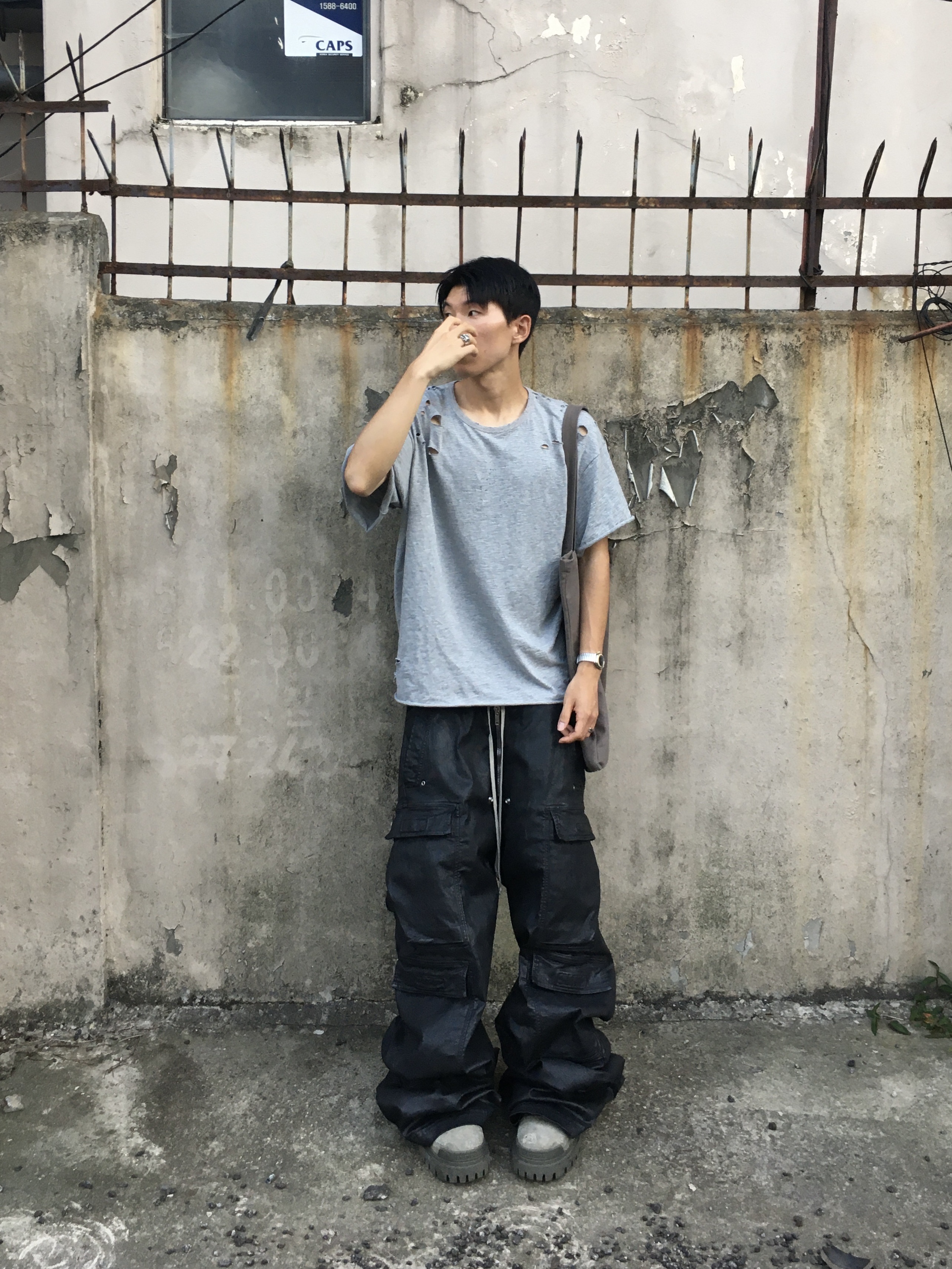 Rick Owens Porterville Denim Double Cargo Jumbo Belas Pants Black Wax 착용 스타일 - 2