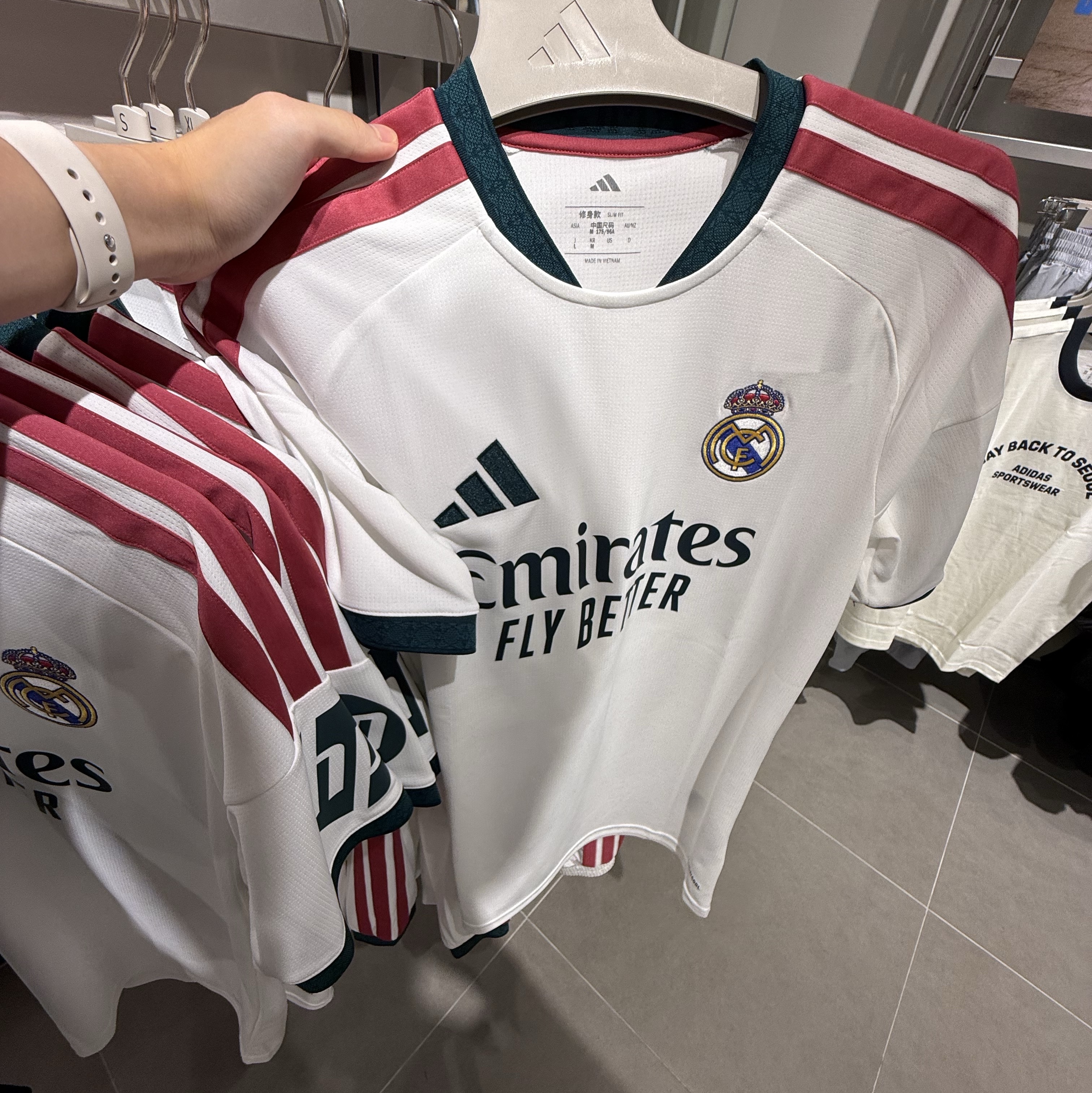 Adidas Real Madrid 2026/27 Home Jersey White - KR Sizing (Non Marking Ver.) 착용 스타일 - 2