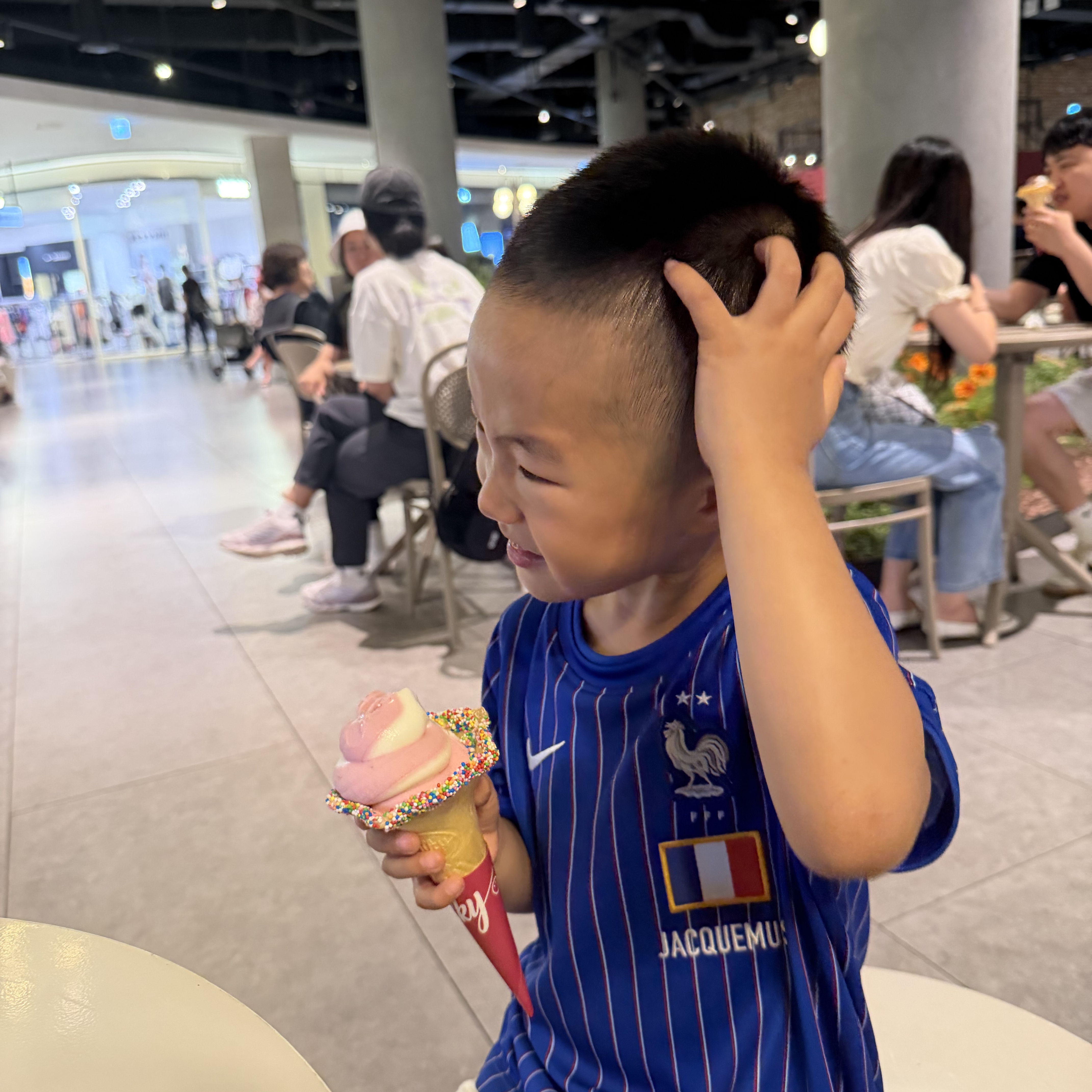 (Kids) Nike x Jacquemus France Dri-Fit Short-Sleeve Top Game Royal University Red (IB4546-480) 착용 스타일 - 1