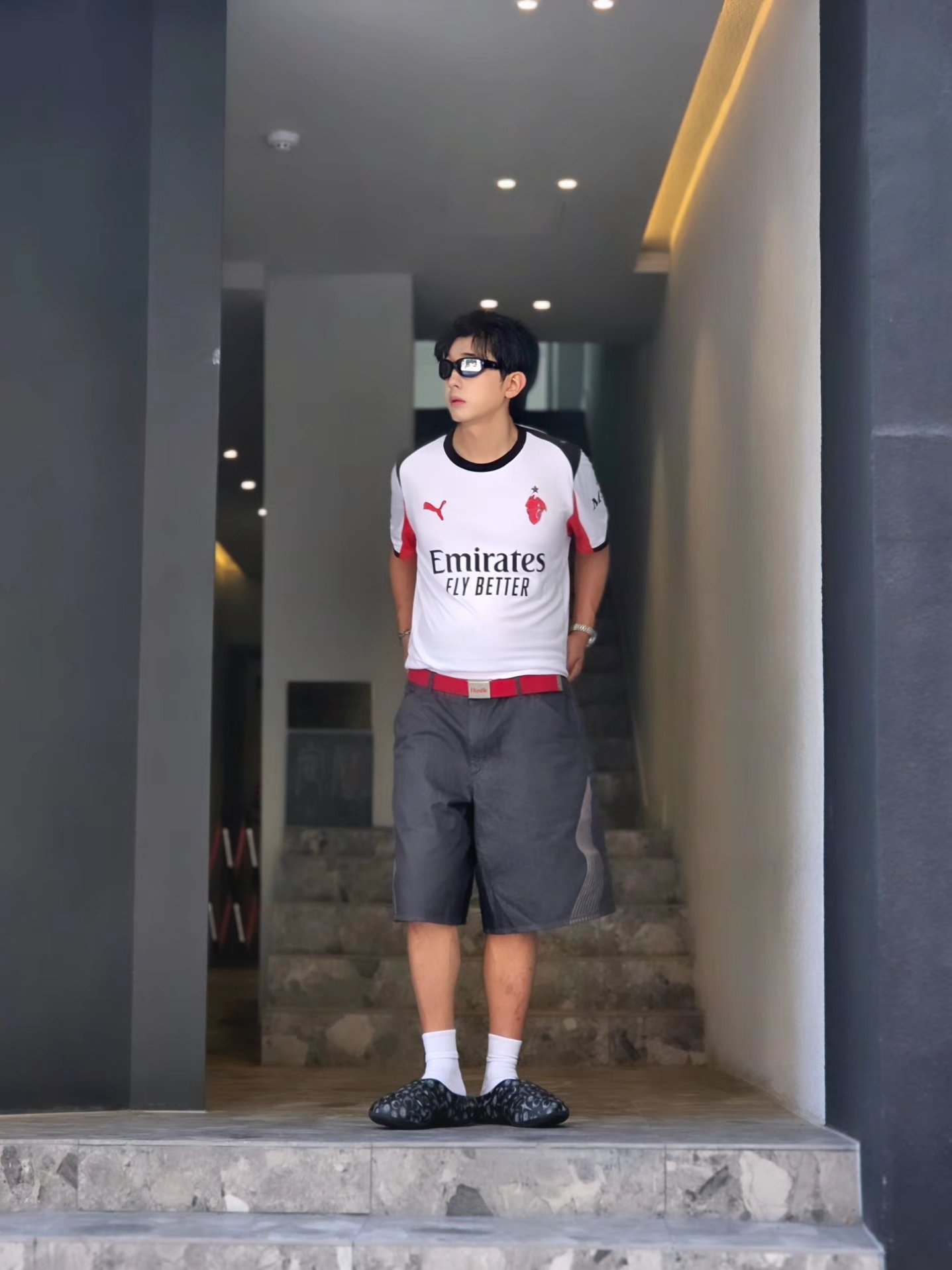 Puma AC Milan 2025/26 Away Replica Jersey White For All Time Red (Non Marking Ver.), Nike NSW Denim Pants Anthracite (IR6783-060) 착용 스타일 - 4