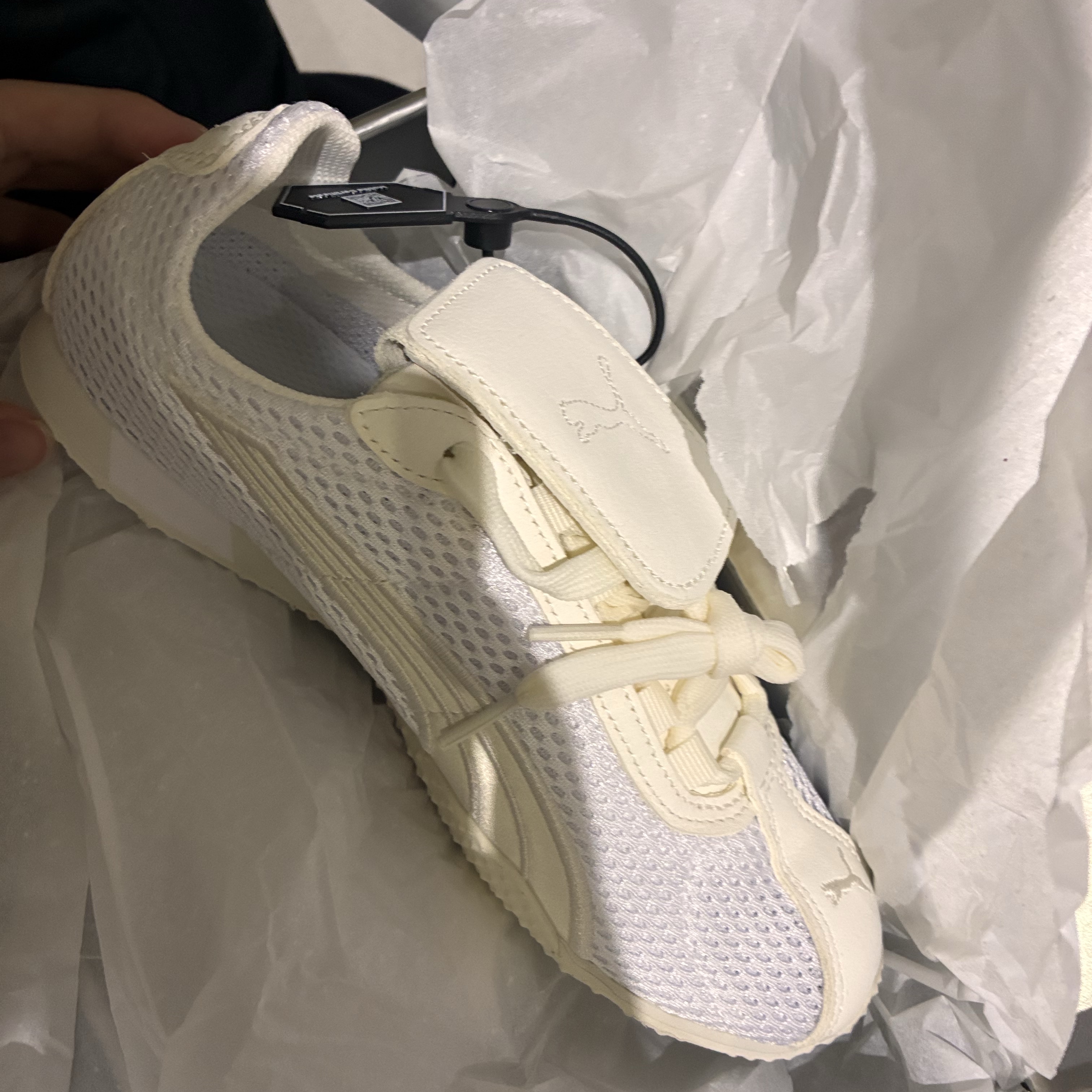 Puma x Open Yy H-street White Warm White 착용 스타일