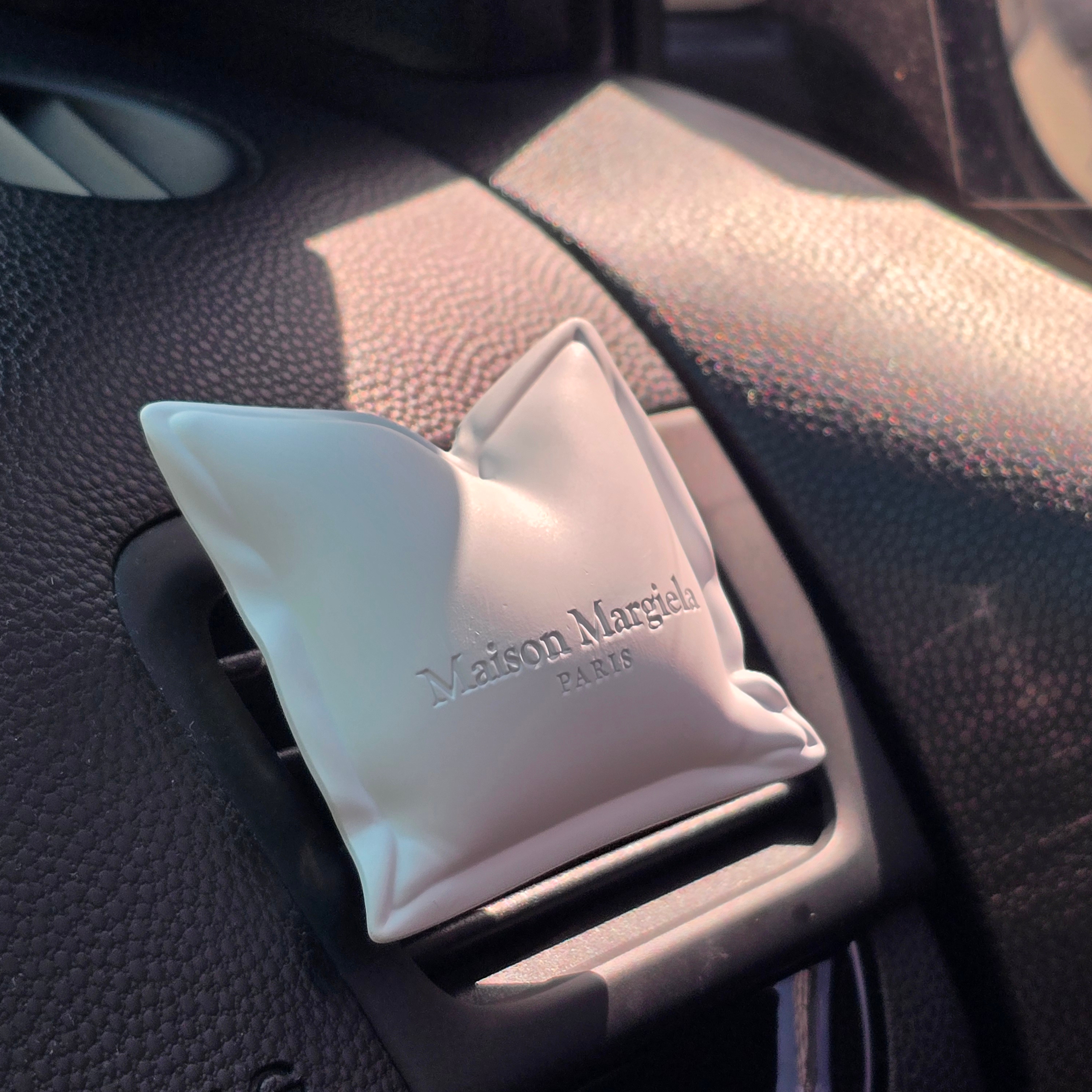 [사은품 이벤트] MAISON MARGIELA REPLICA LAZY SUNDAY MORNING CAR DIFFUSER 착용 스타일 - 1