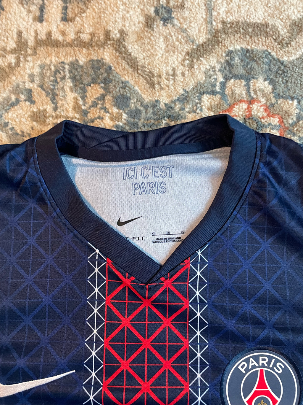 Nike Paris Saint-Germain 2025/26 Stadium Home Dri-Fit Soccer Replica Jersey Midnight Navy (Non Marking Ver.) 착용 스타일 - 2