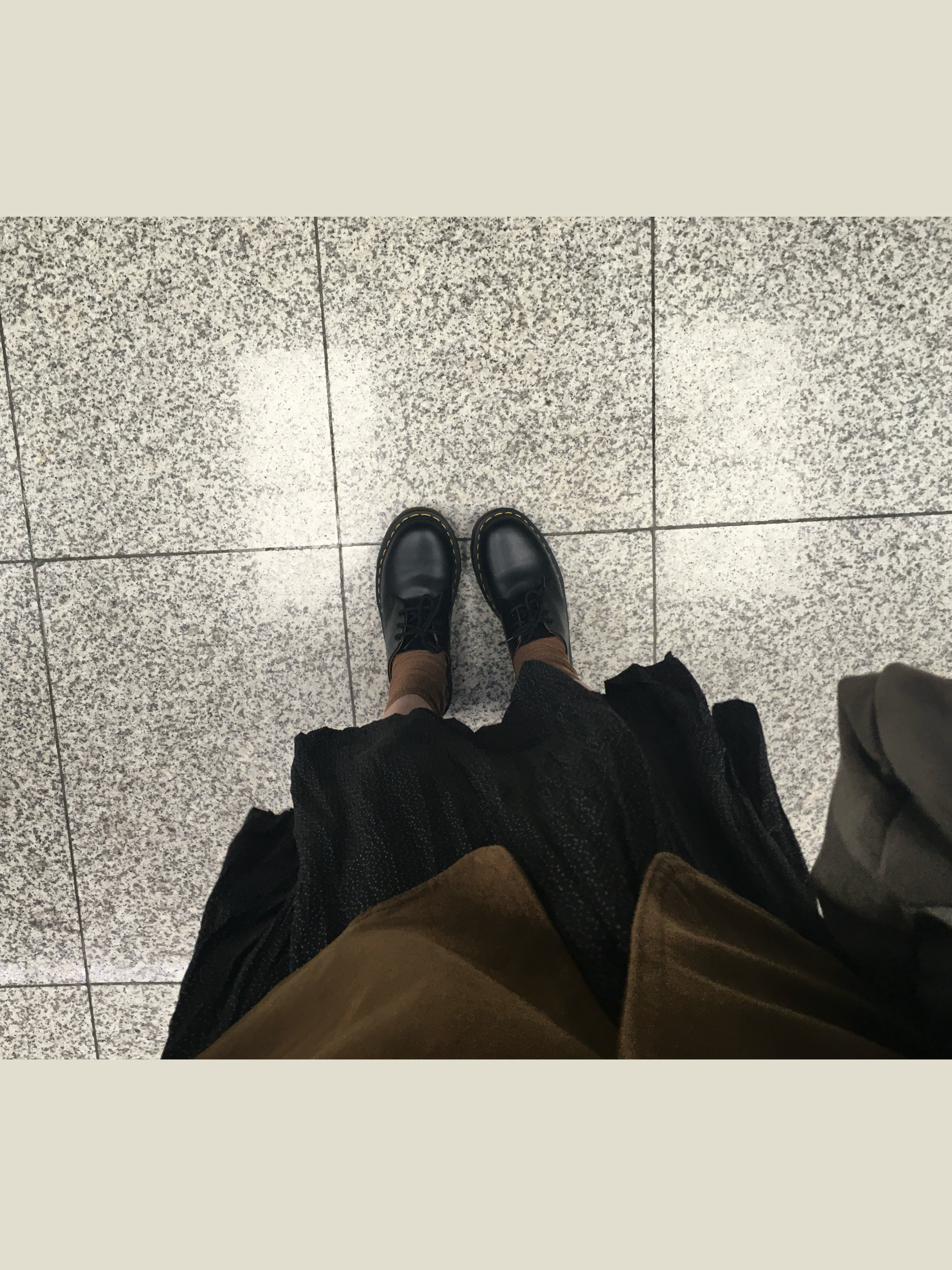 Dr. Martens 1461 Smooth Black 착용 스타일 - 2