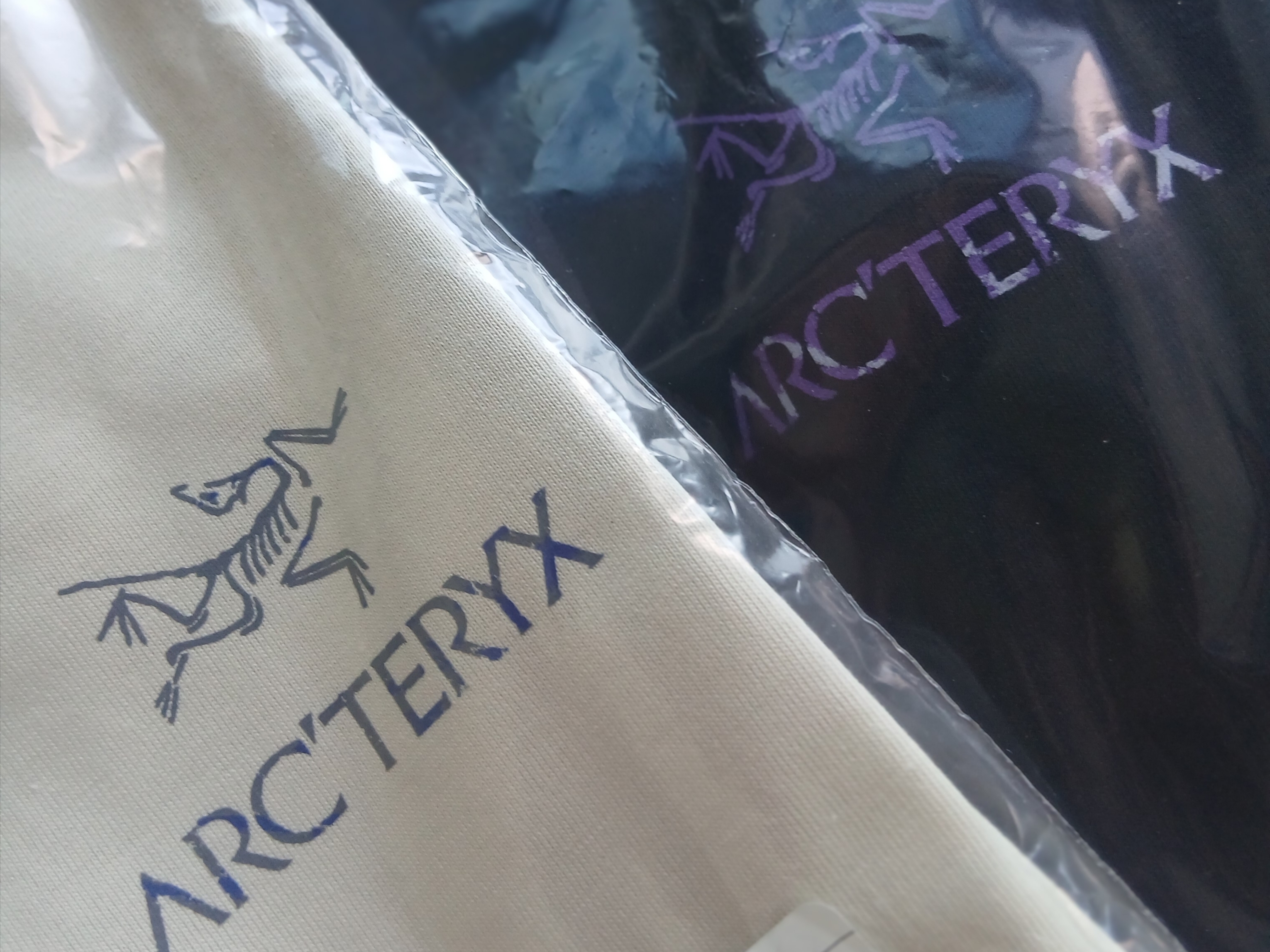 Arc'teryx Kragg SL Cotton Jug Shirt SS Black Violectric, Arc'teryx Kragg SL Cotton Jug Shirt SS Sea Salt Vitality 착용 스타일 - 2