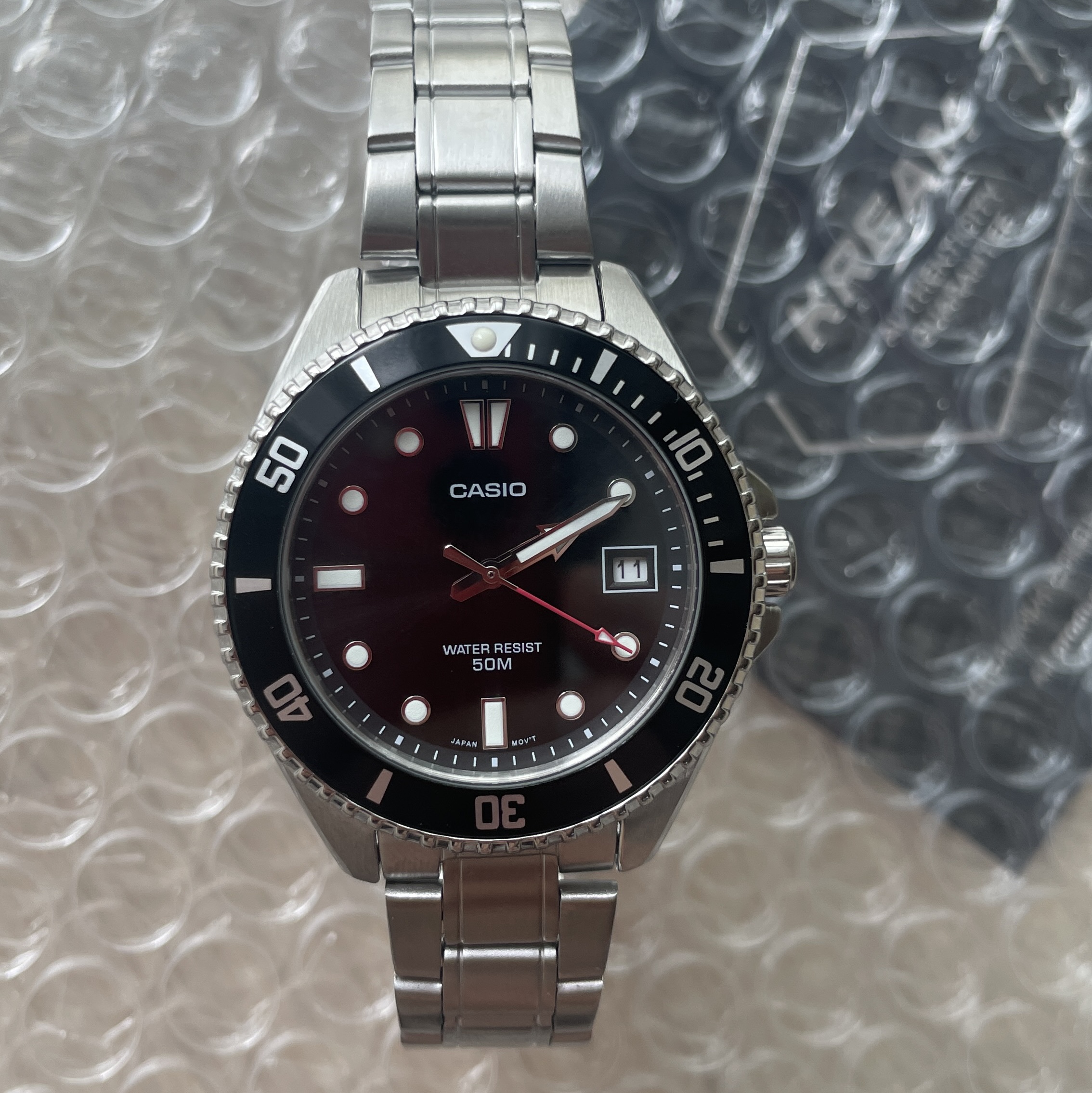 Casio MDV-10D-1A1V 착용 스타일
