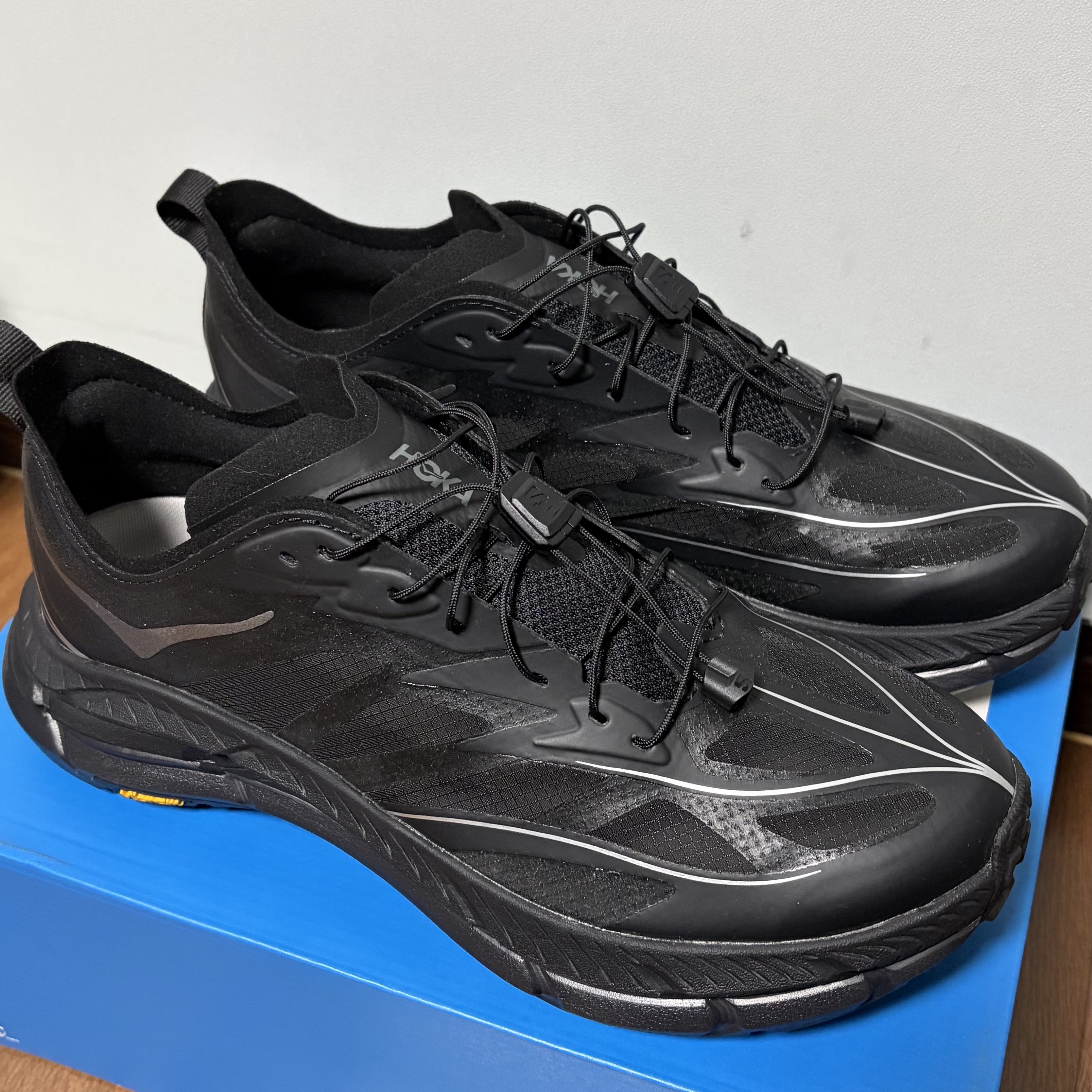Hoka Mafate Speed 4 Lite Black Outer Orbit 착용 스타일