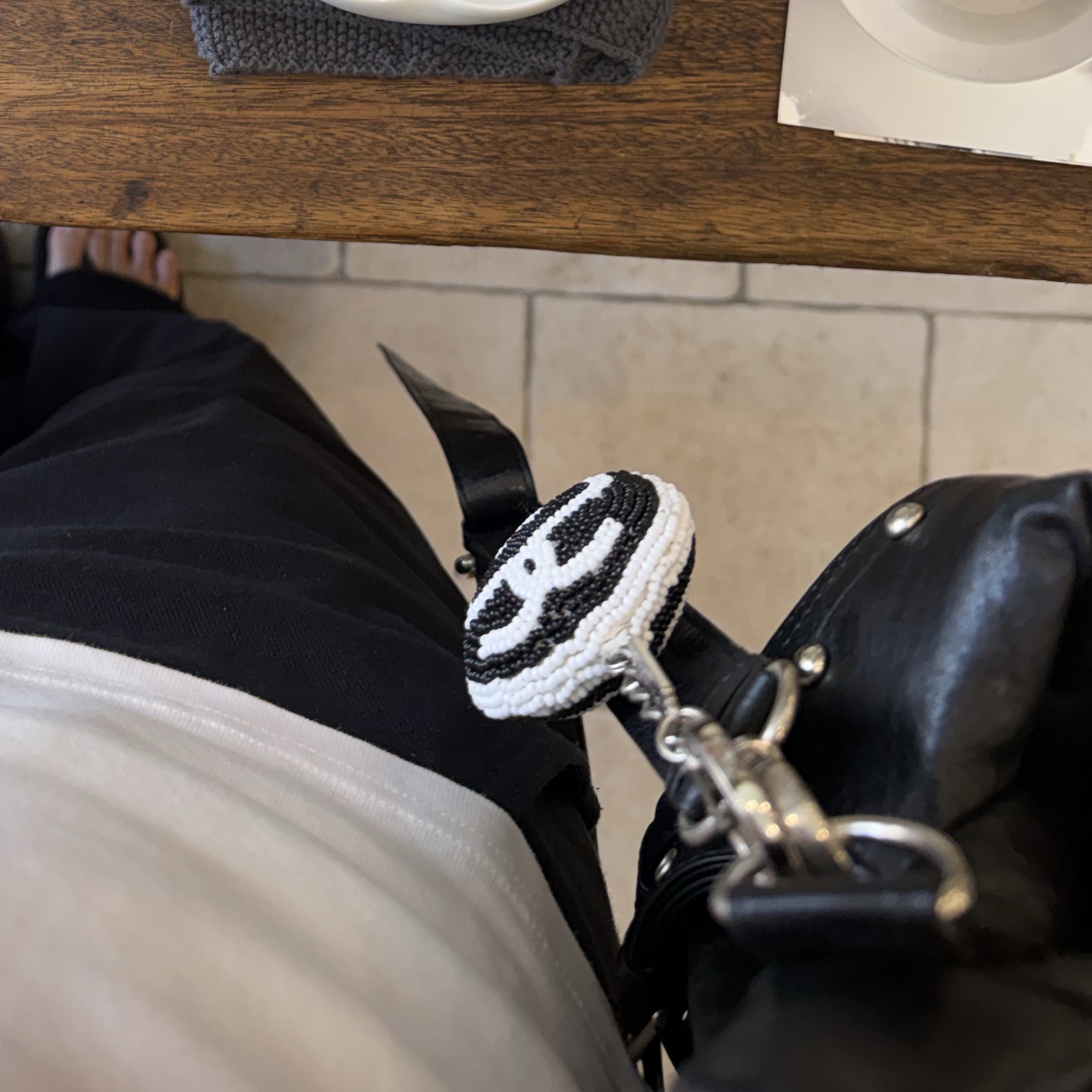 Stussy SS Link Beaded Ball Keychain Black 착용 스타일