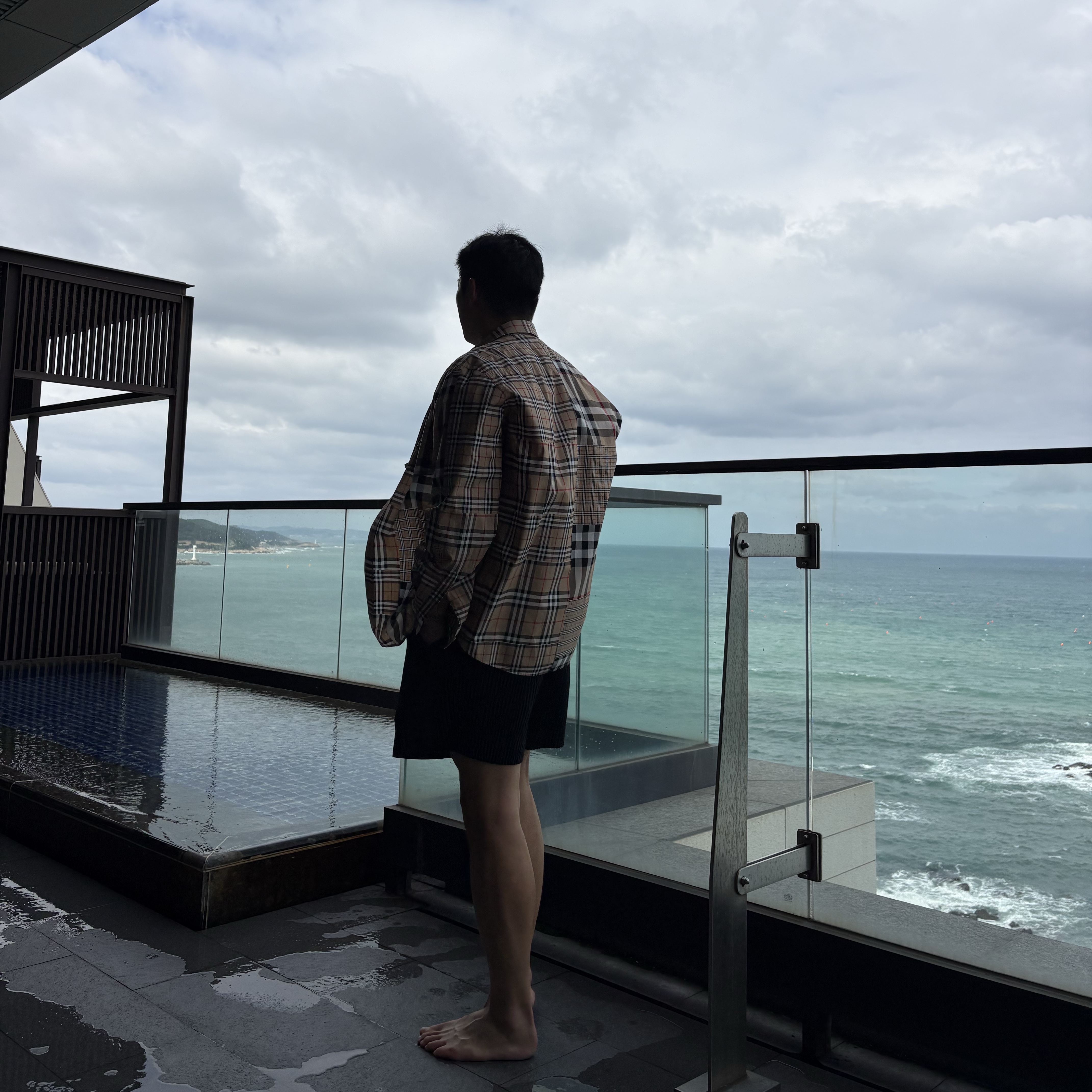 Homme Plisse Issey Miyake MC July Shorts Black 착용 스타일