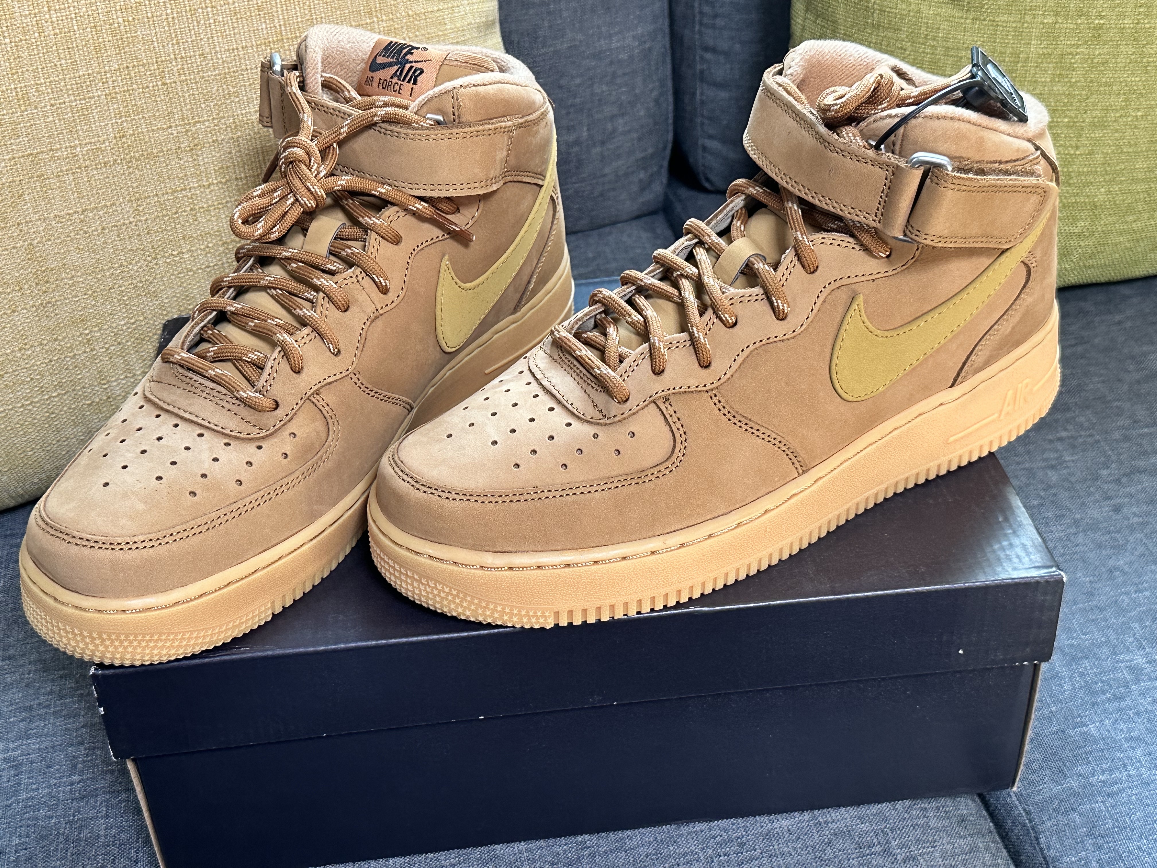 Nike Air Force 1 Mid '07 WB Flax 착용 스타일