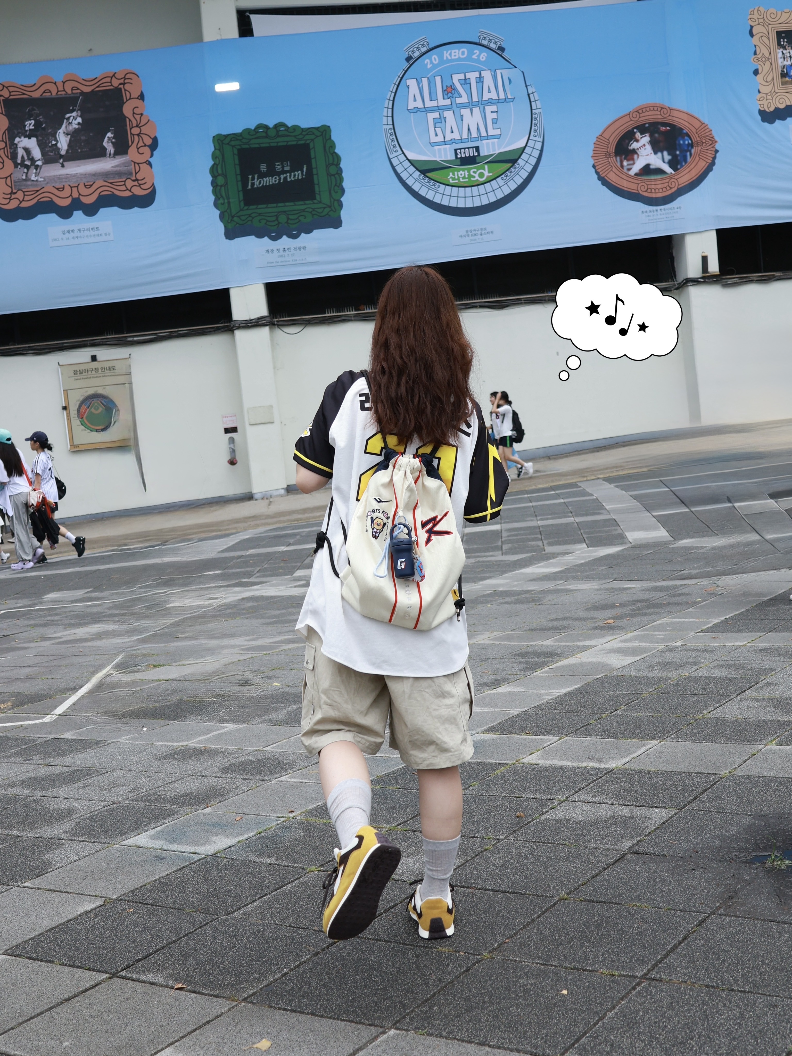 Pokemon x Lotte Giants Pikachu Uniform White Black (No Marking Ver.) 착용 스타일