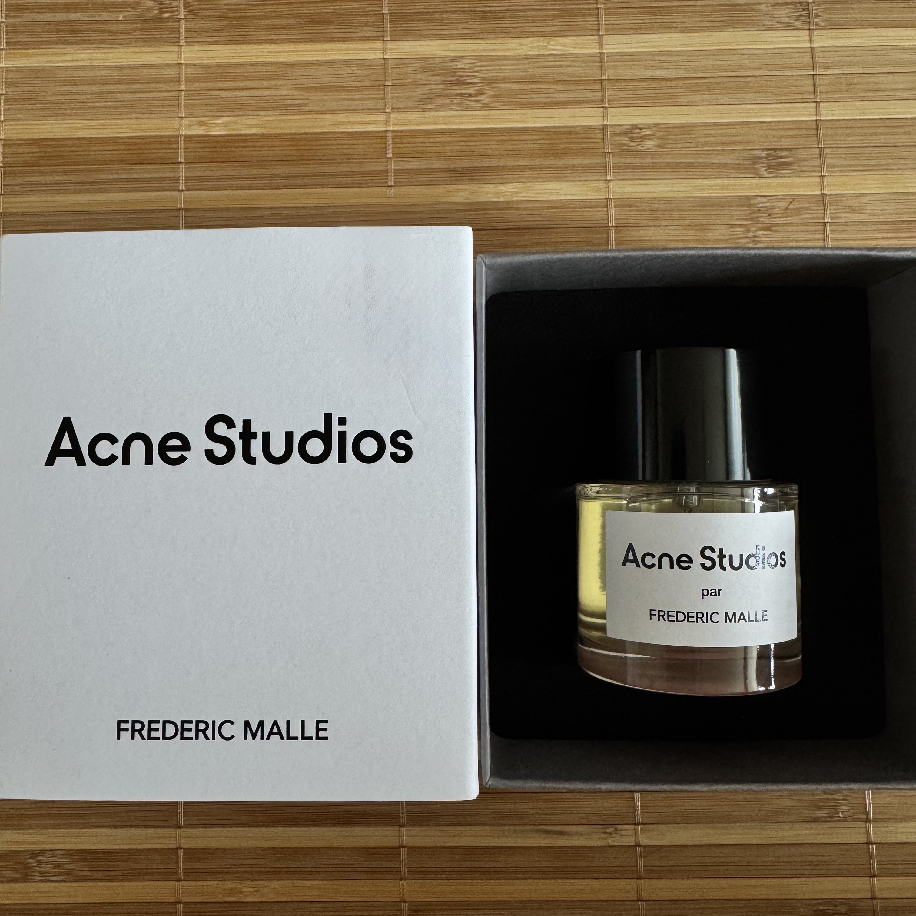 Frederic Malle x Acne Studios Acne Studios Par Frederic Malle 50ml Spray 착용 스타일 - 2