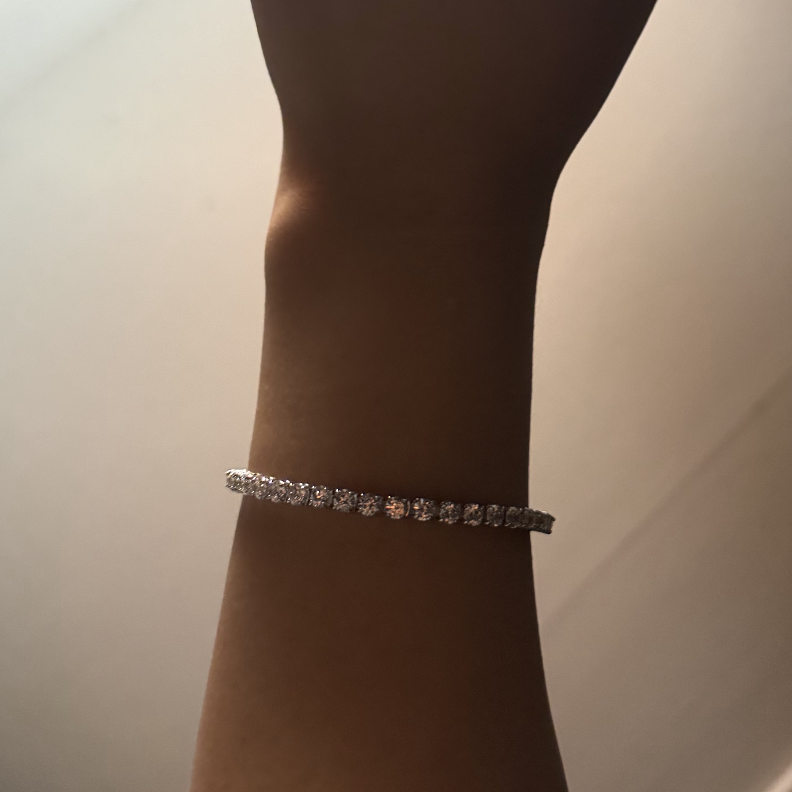 (W) Swarovski Matrix Tennis Bracelet White Rhodium Plated 착용 스타일