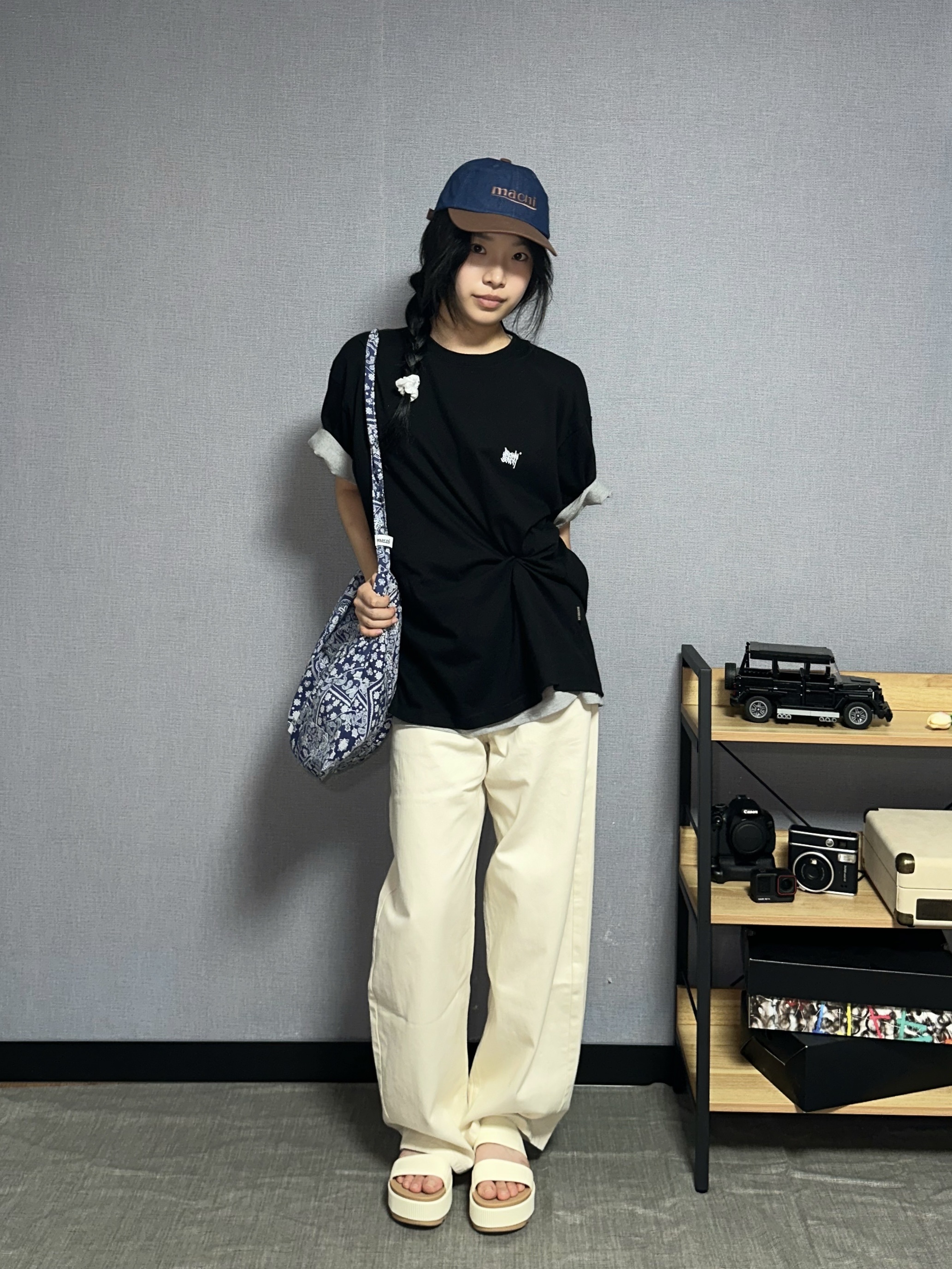 MACNI Paisley Eco Cross Bag Navy 착용 스타일 - 5