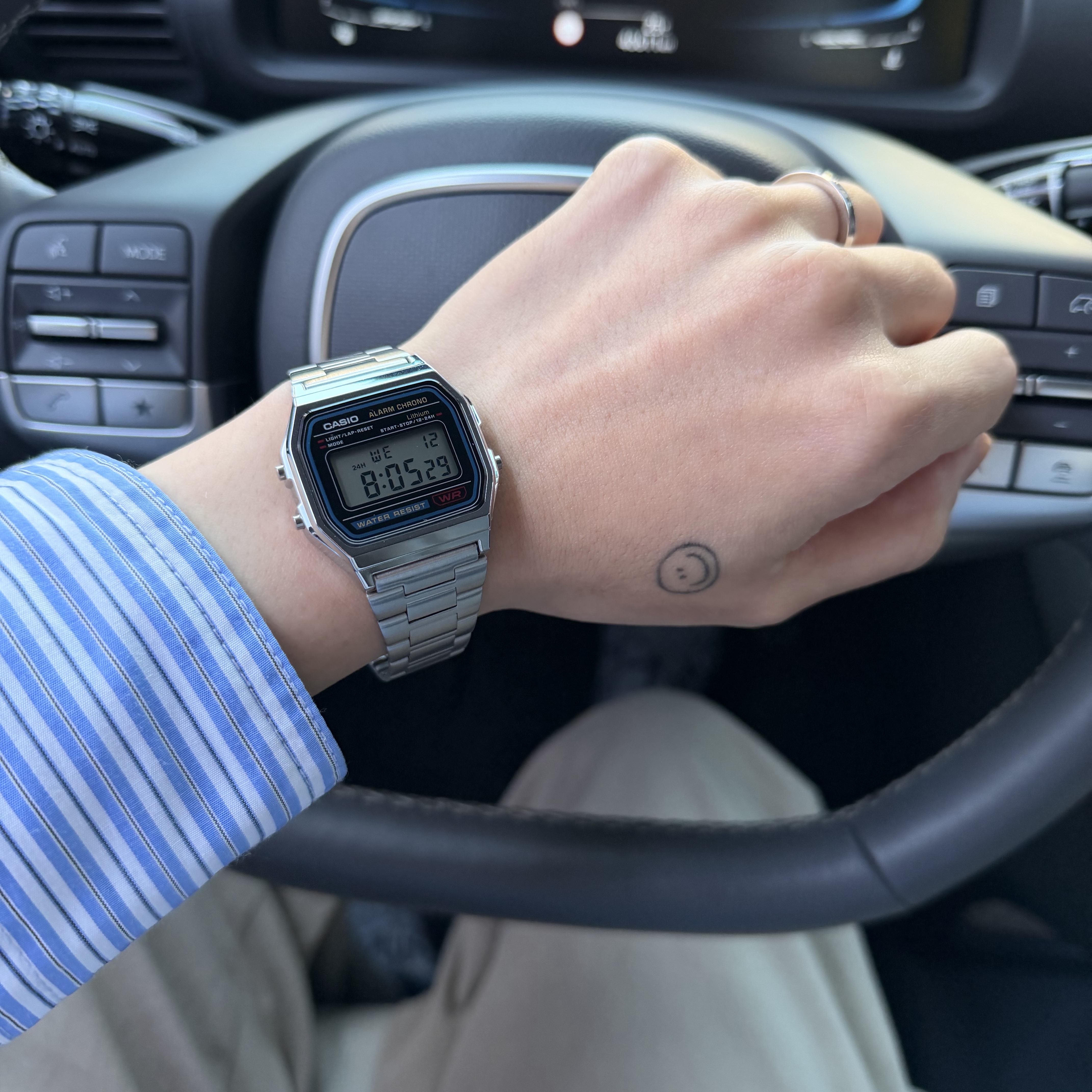 Casio A-158WA-1 착용 스타일