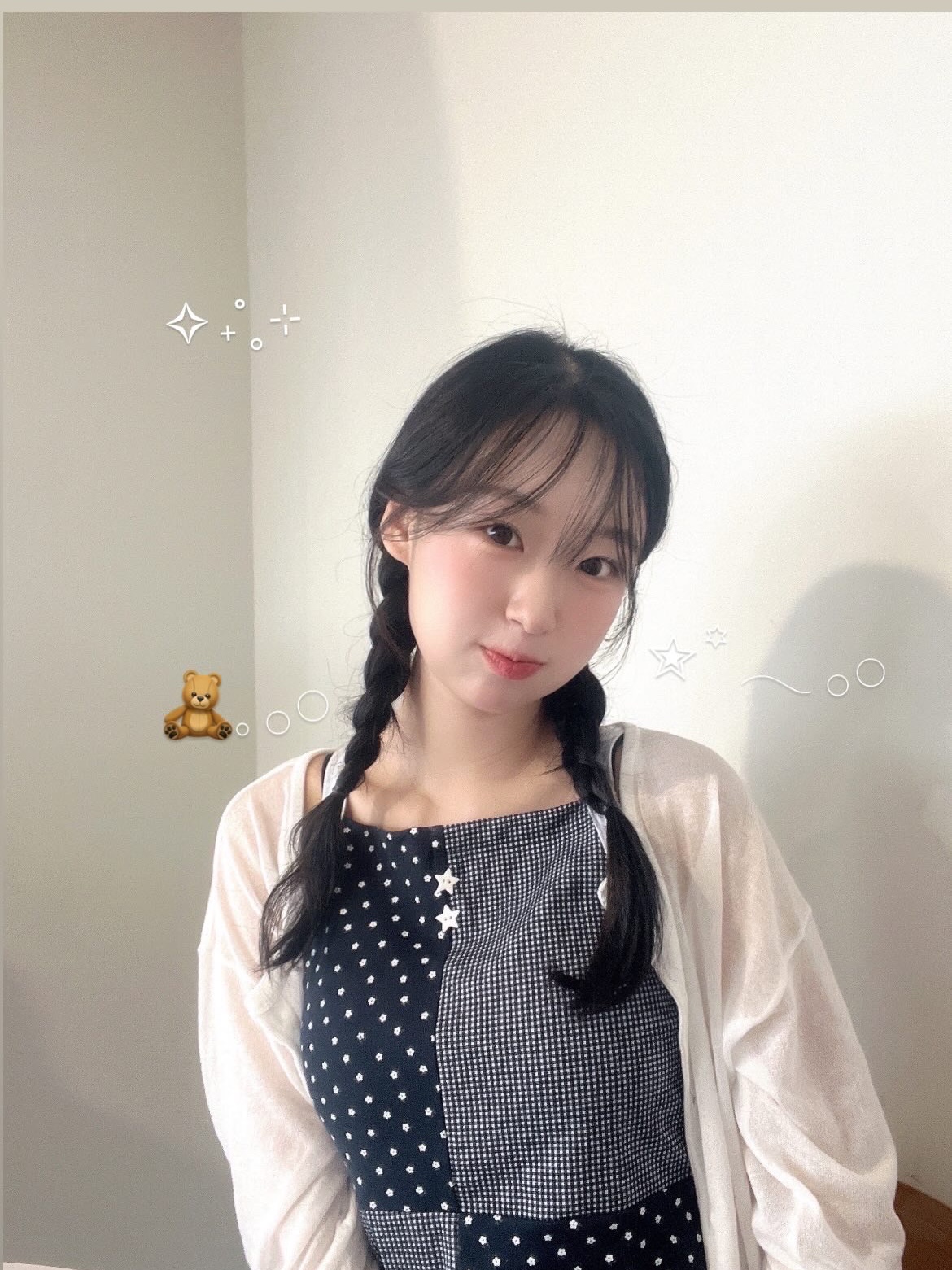 CAVISH Mix Patch Sleeveless Navy 착용 스타일 - 2