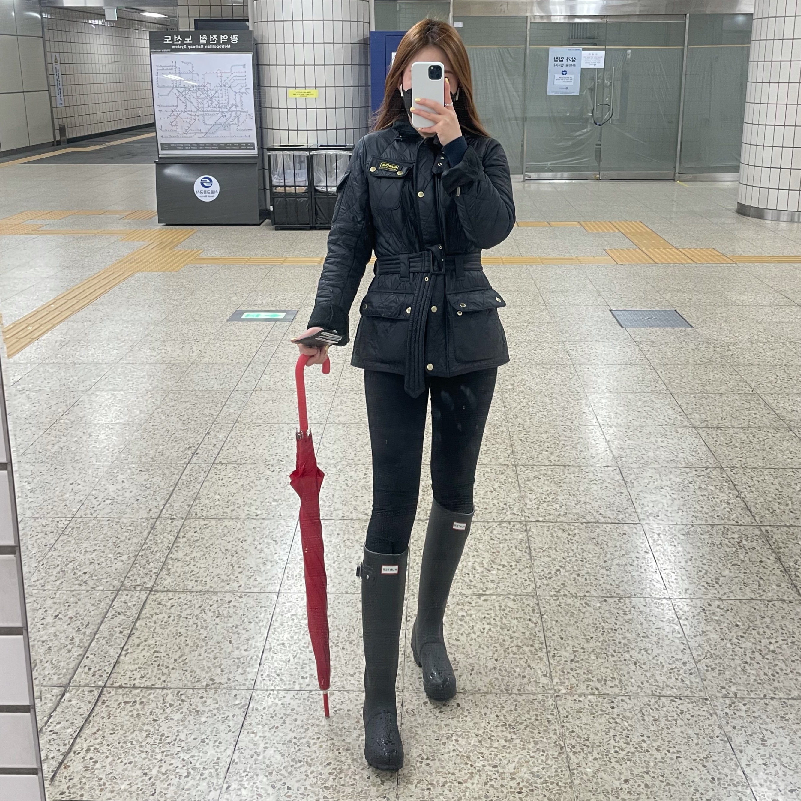 Hunter Play Short Wellington Boots Black, (W) Hunter Original Short Rain Boots Black 착용 스타일