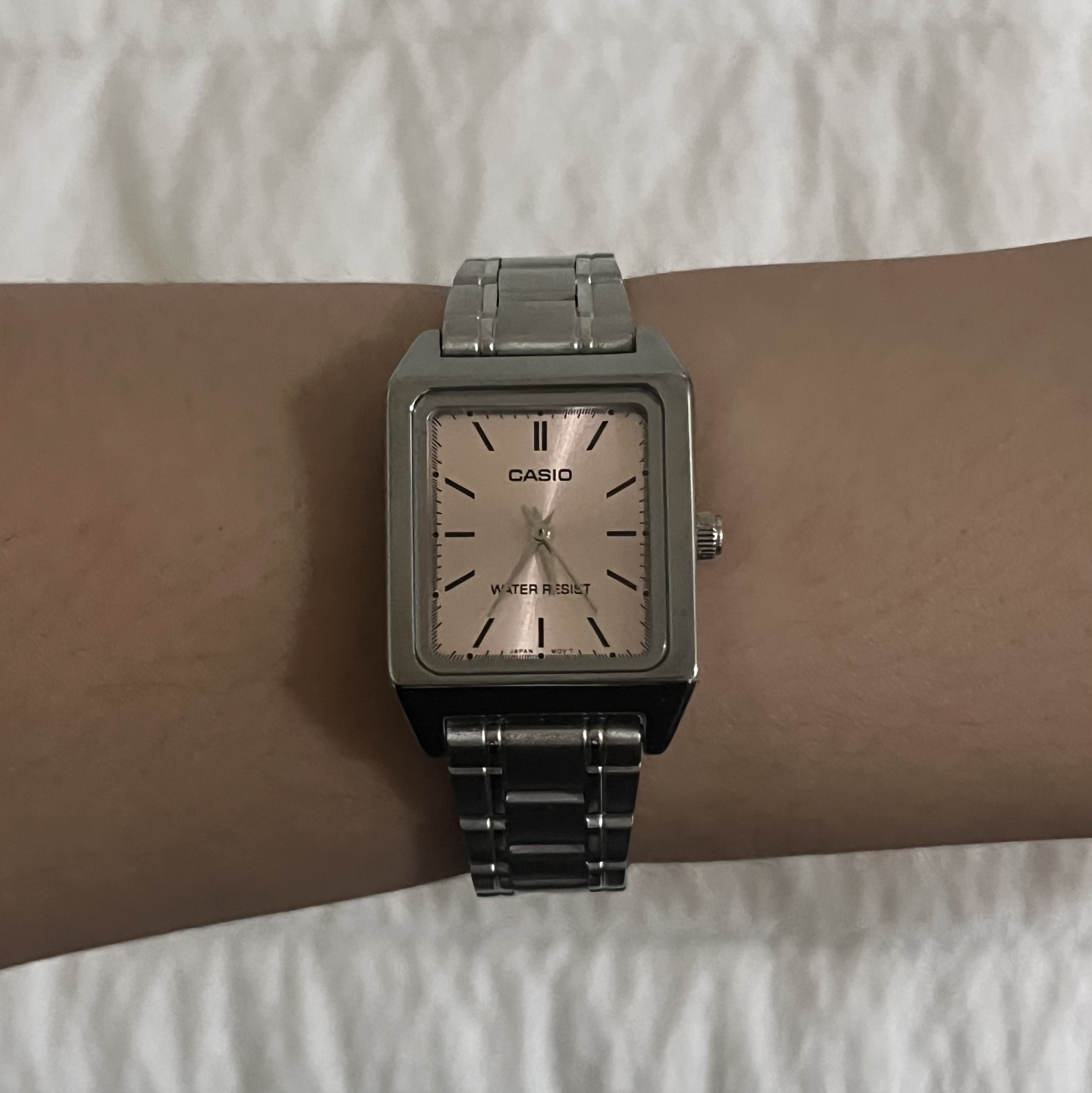Casio LTP-V007D-4E 착용 스타일